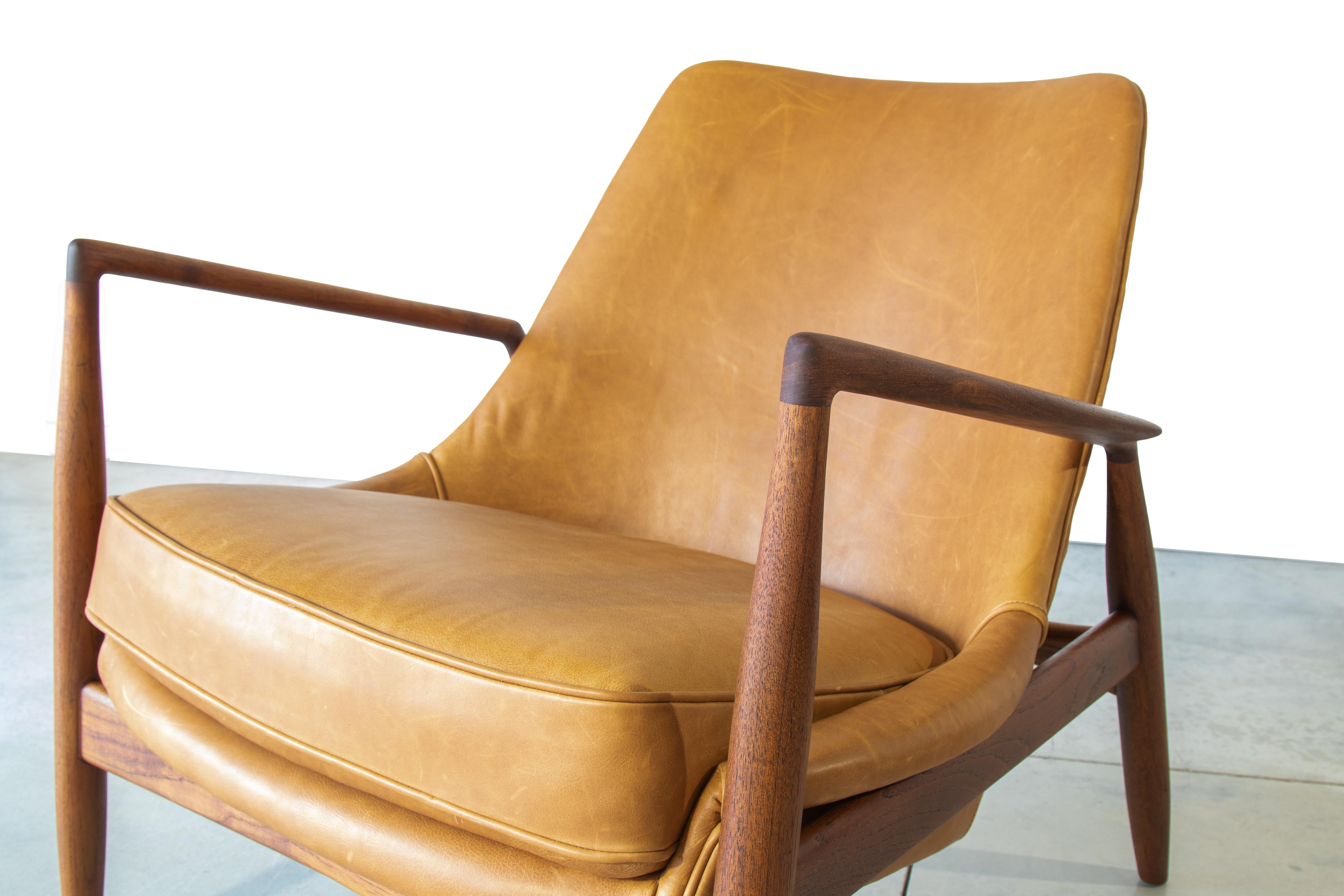 Mid-20th Century 1960s Original Ib Kofod Larsen Seal Chair in Teak and Cognac Leather For Sale