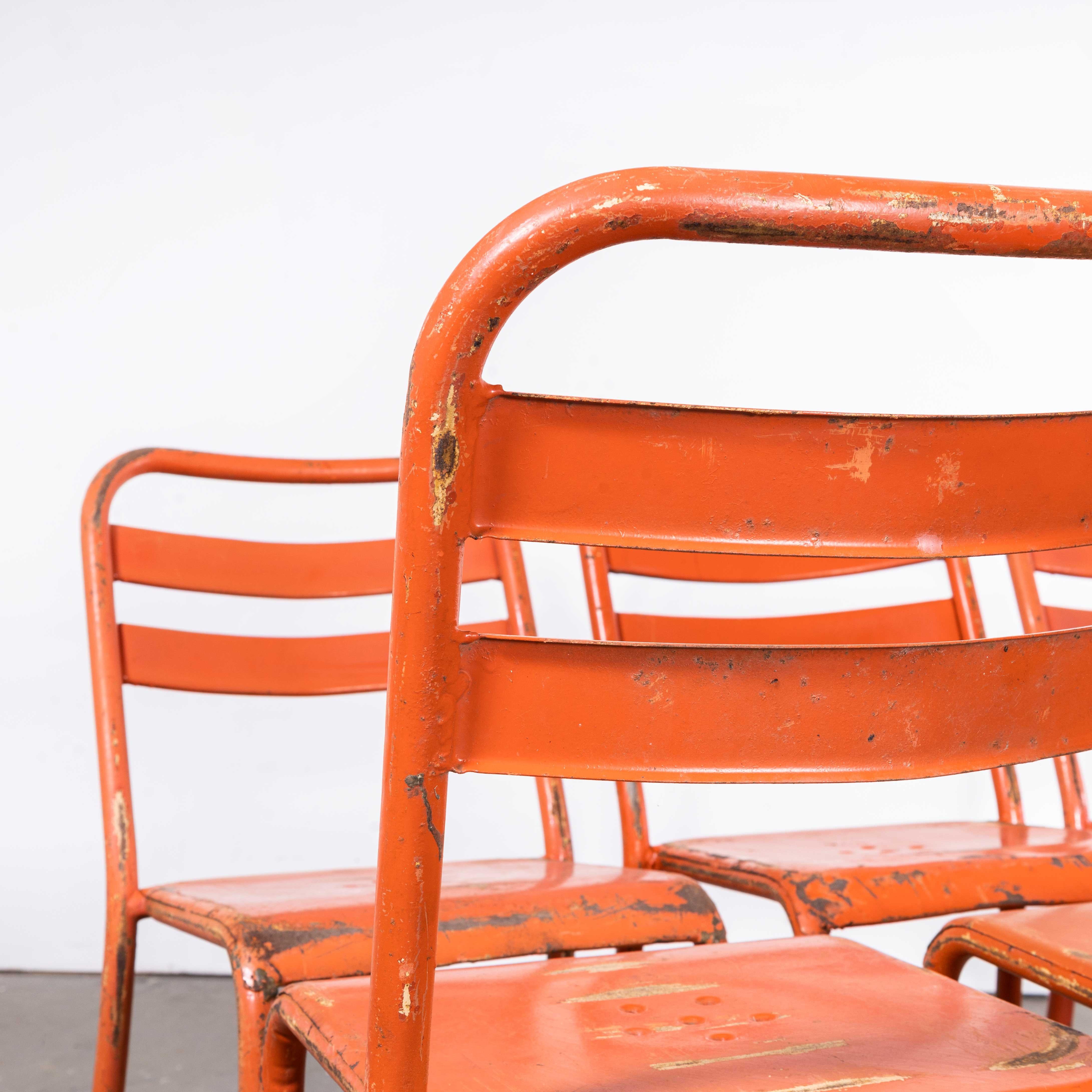 1960's Original Rot Französisch Tolix T2 Metall Outdoor-Esszimmer Stühle - Set von sechs im Angebot 4