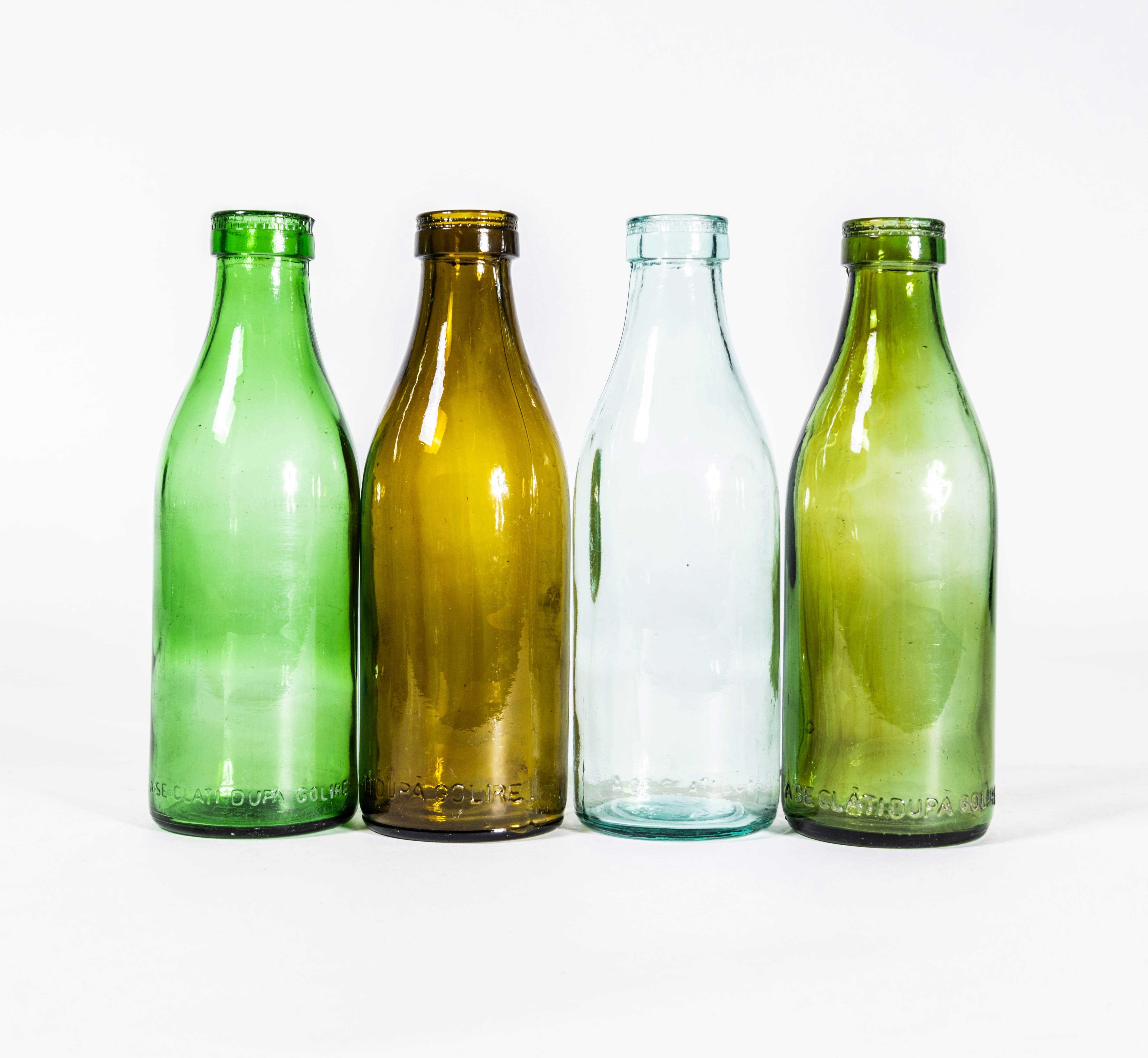 Bottiglie di latte rumene originali degli anni '60 - Grande quantità disponibile in vendita 1