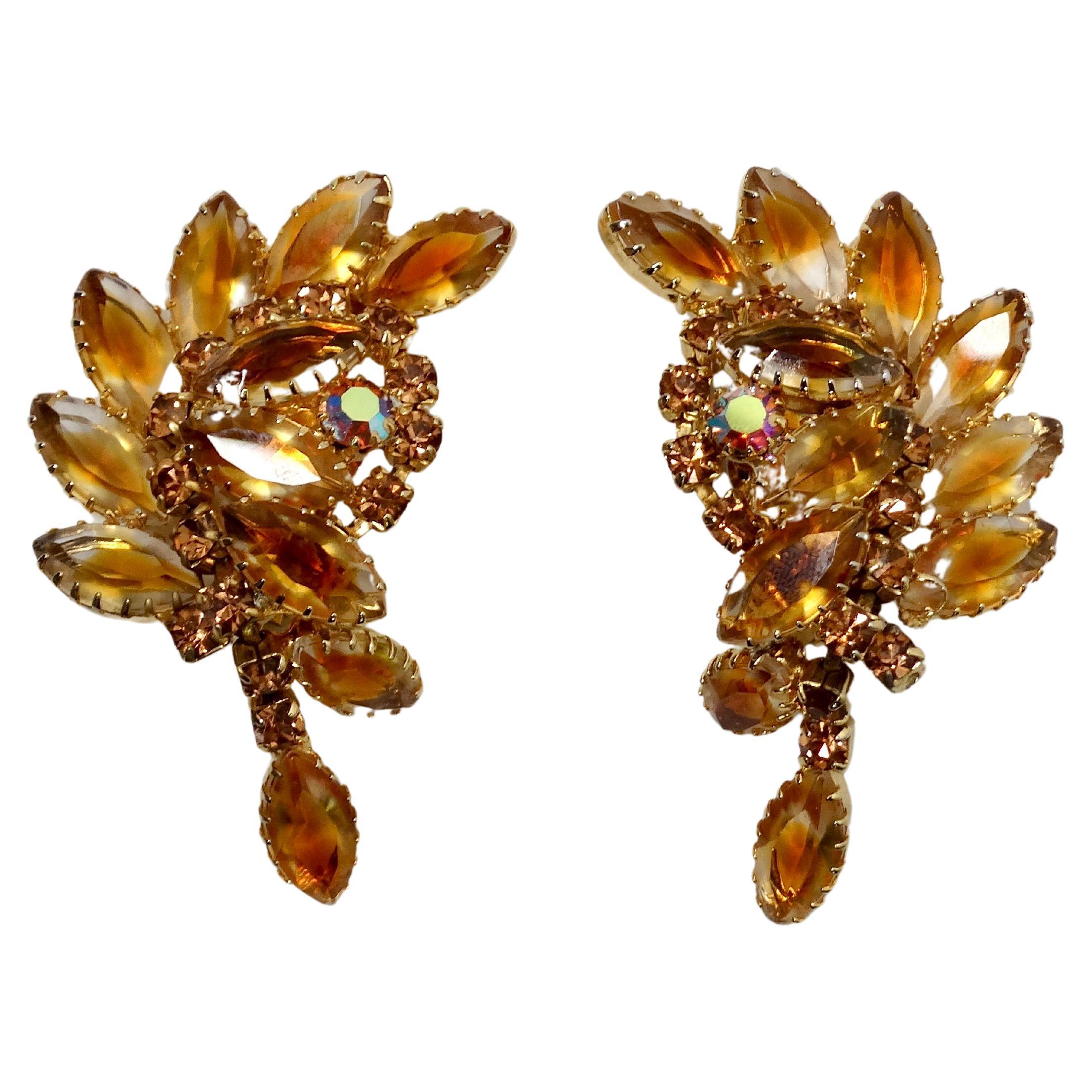 Orecchini ornamentali anni '60 con strass color topazio placcati in oro 14k