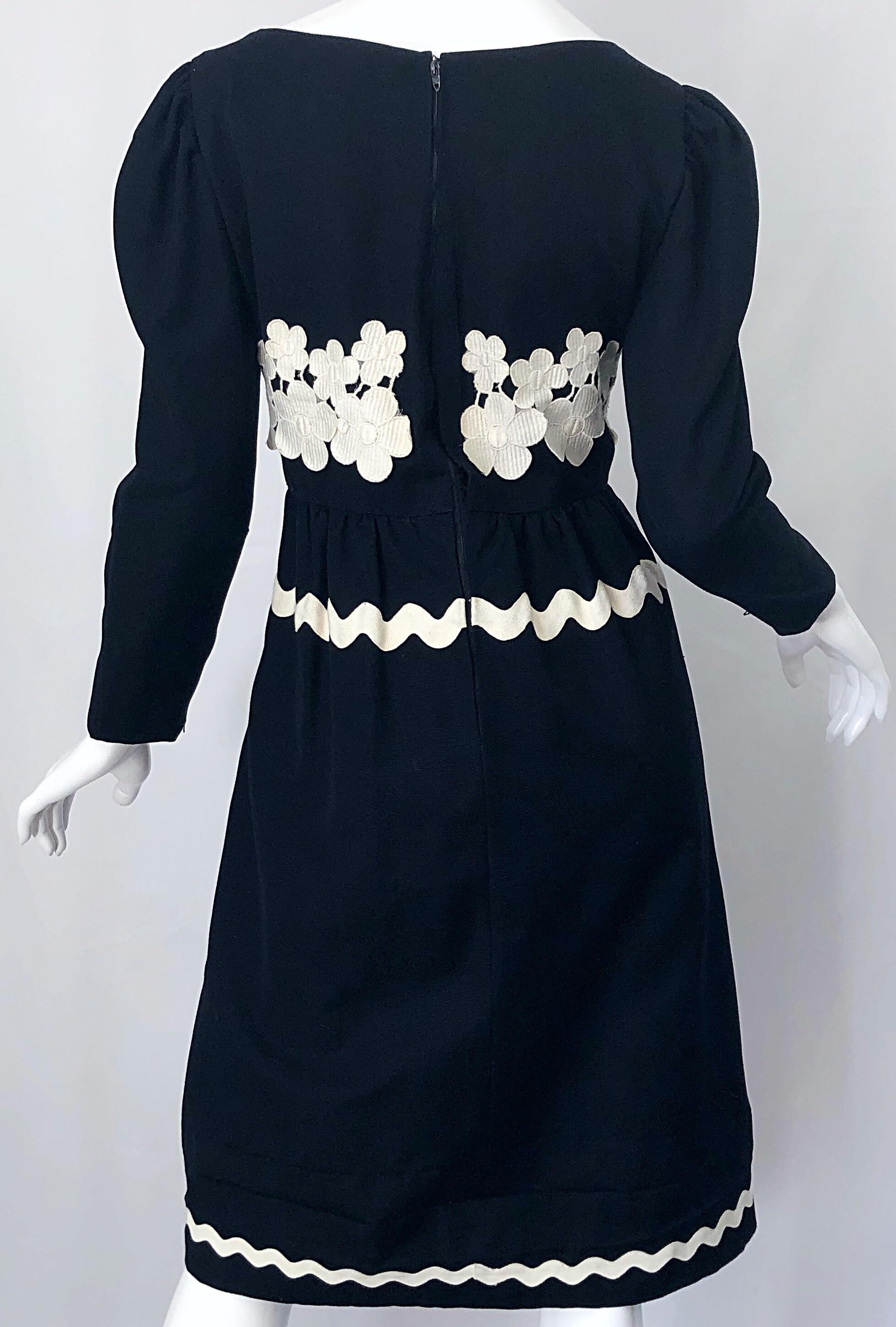 1960s Oscar de la Renta Black and White Embroidered Flower Rickrack 60s Dress For Sale 7
