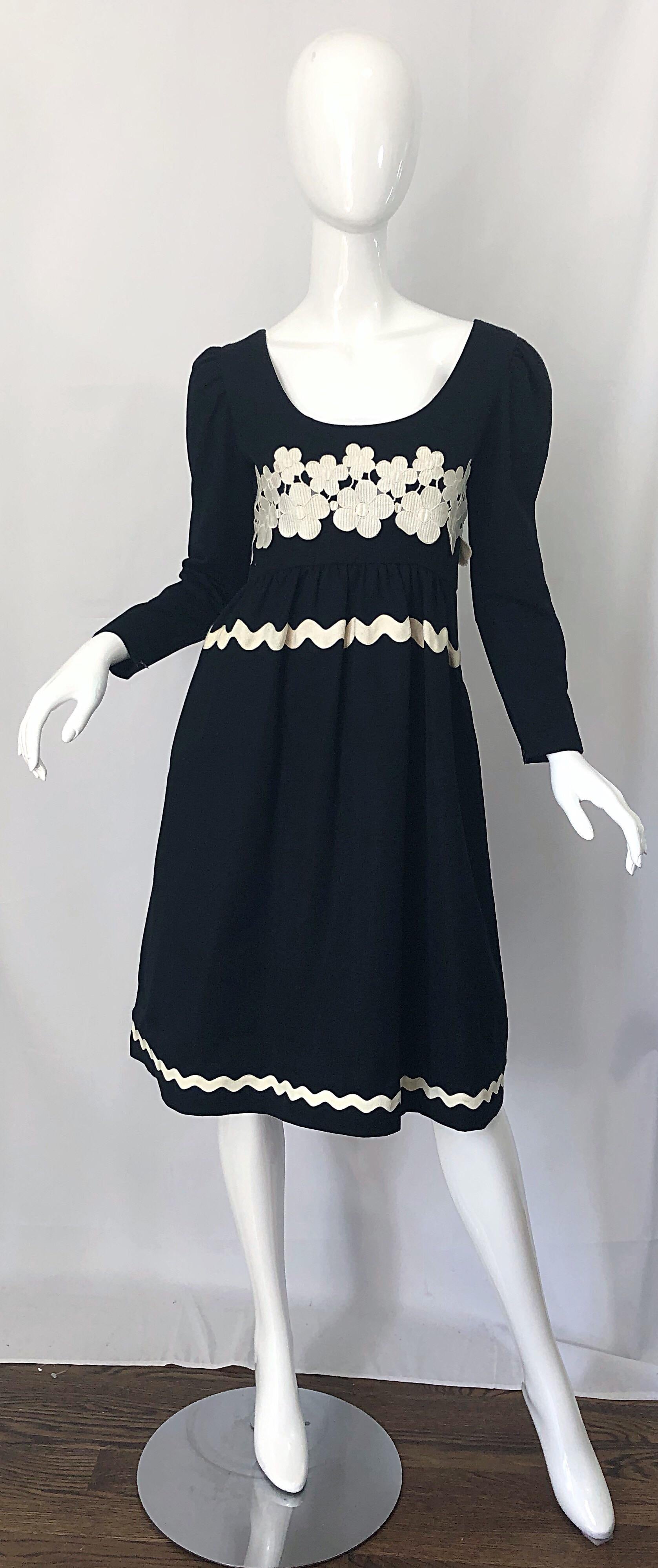 1960s Oscar de la Renta Black and White Embroidered Flower Rickrack 60s Dress For Sale 8