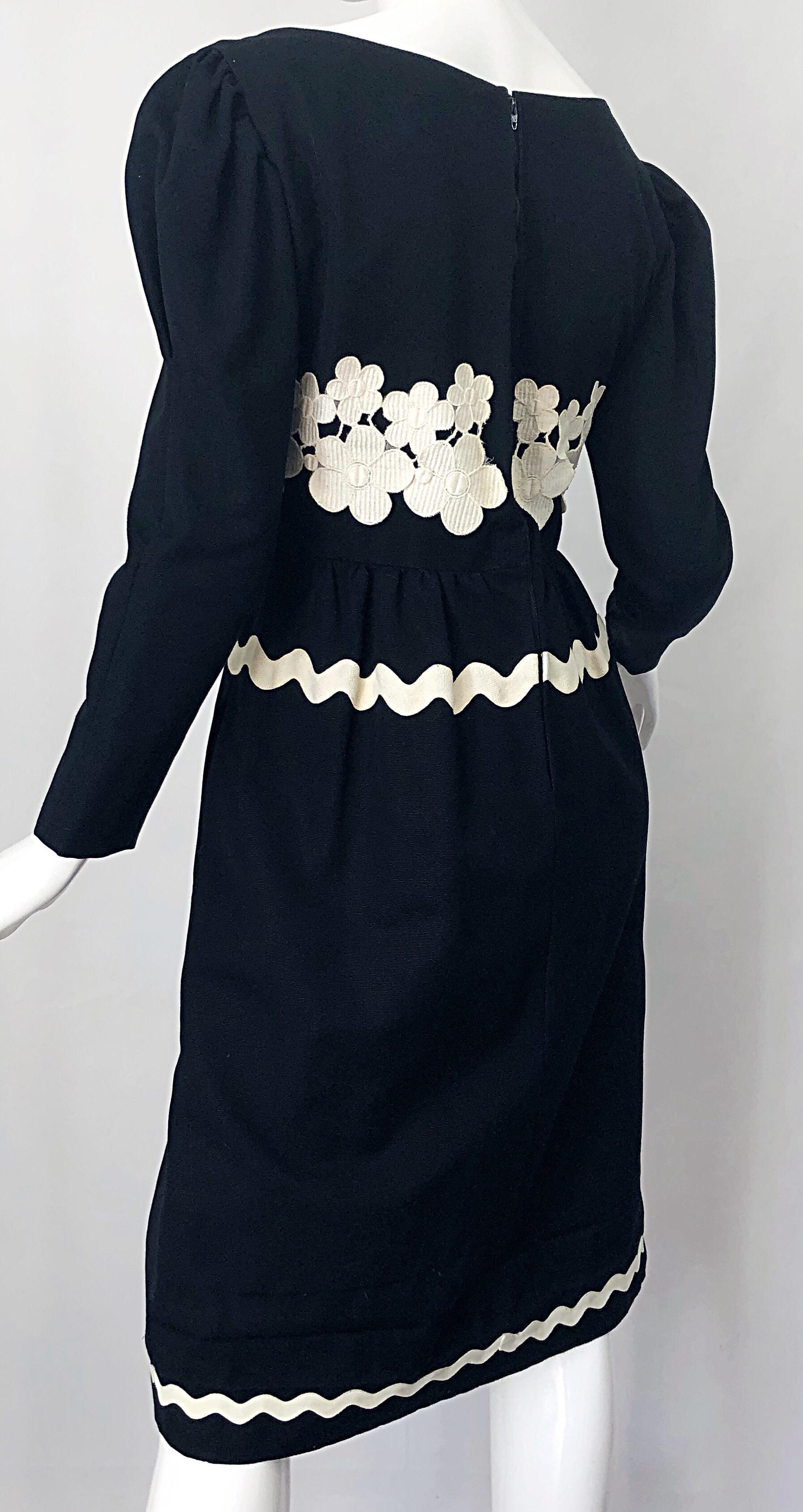 1960s Oscar de la Renta Black and White Embroidered Flower Rickrack 60s Dress For Sale 3