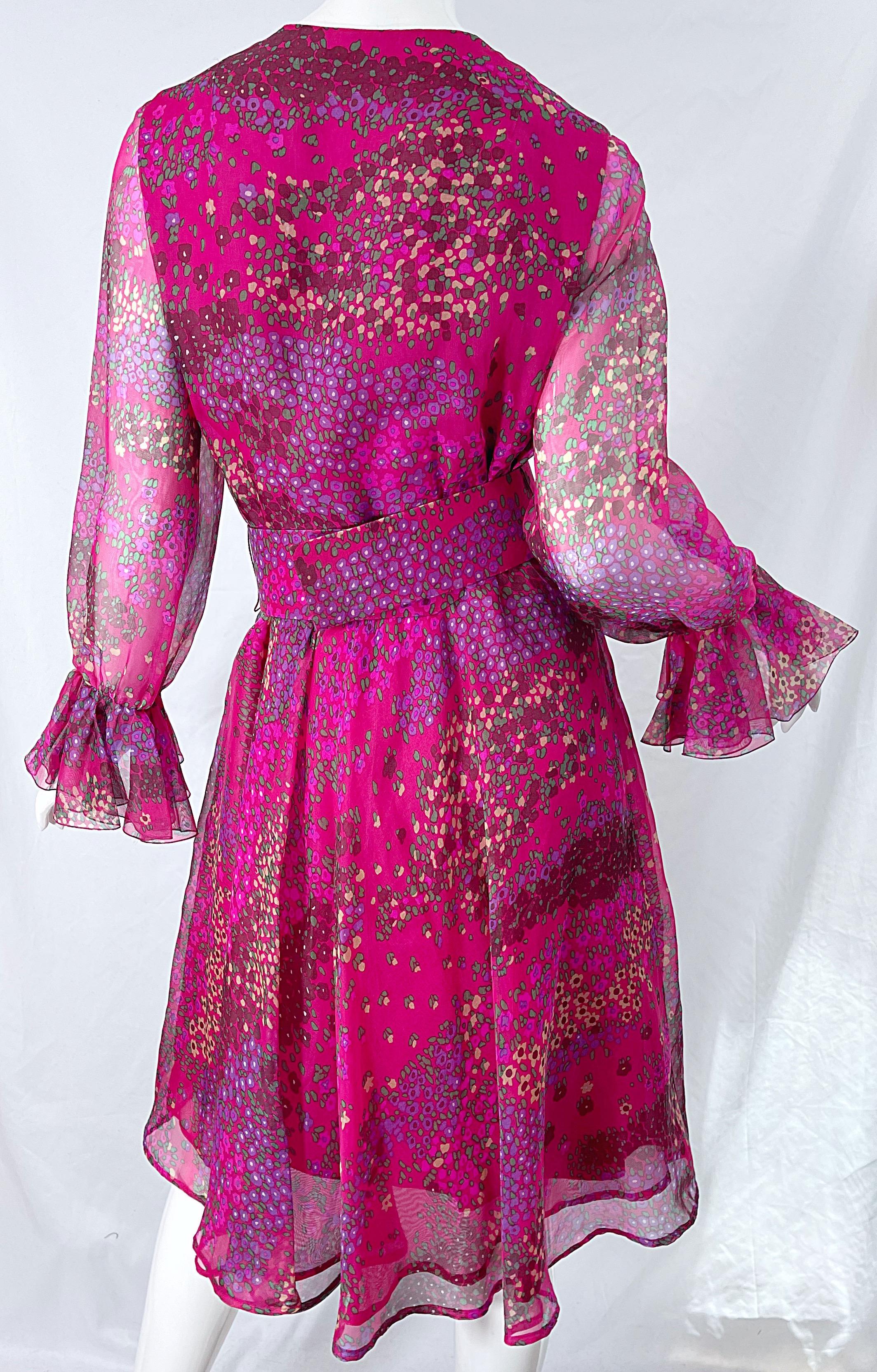 1960s Oscar de la Renta Pink Heart and Flower Print Vintage 60s Silk Dress For Sale 3