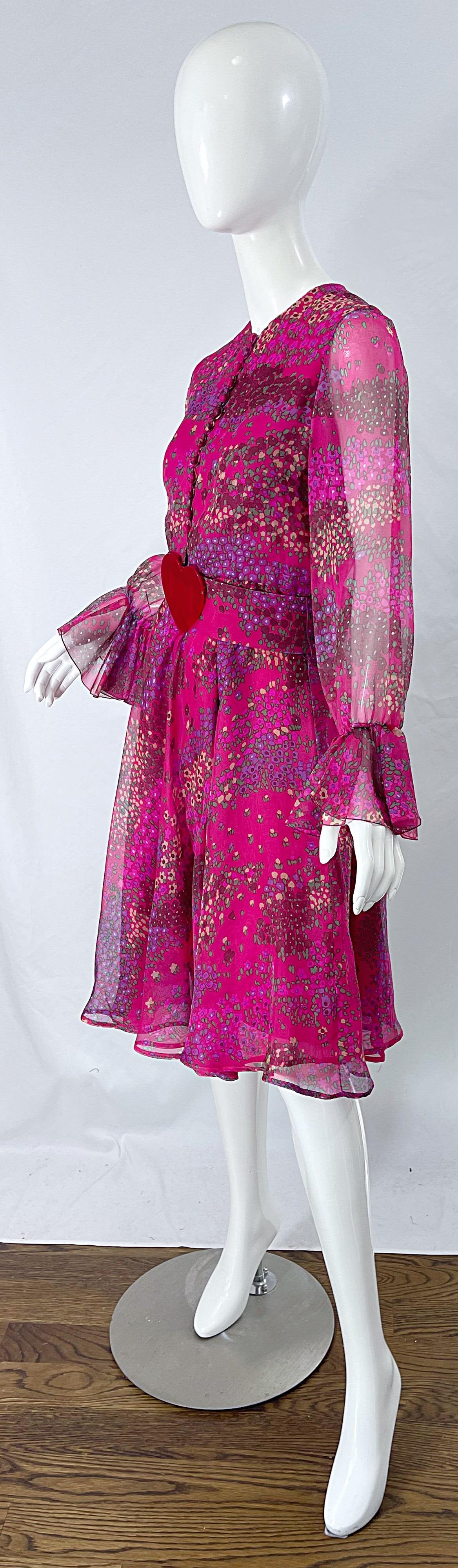 1960s Oscar de la Renta Pink Heart and Flower Print Vintage 60s Silk Dress In Excellent Condition For Sale In San Diego, CA