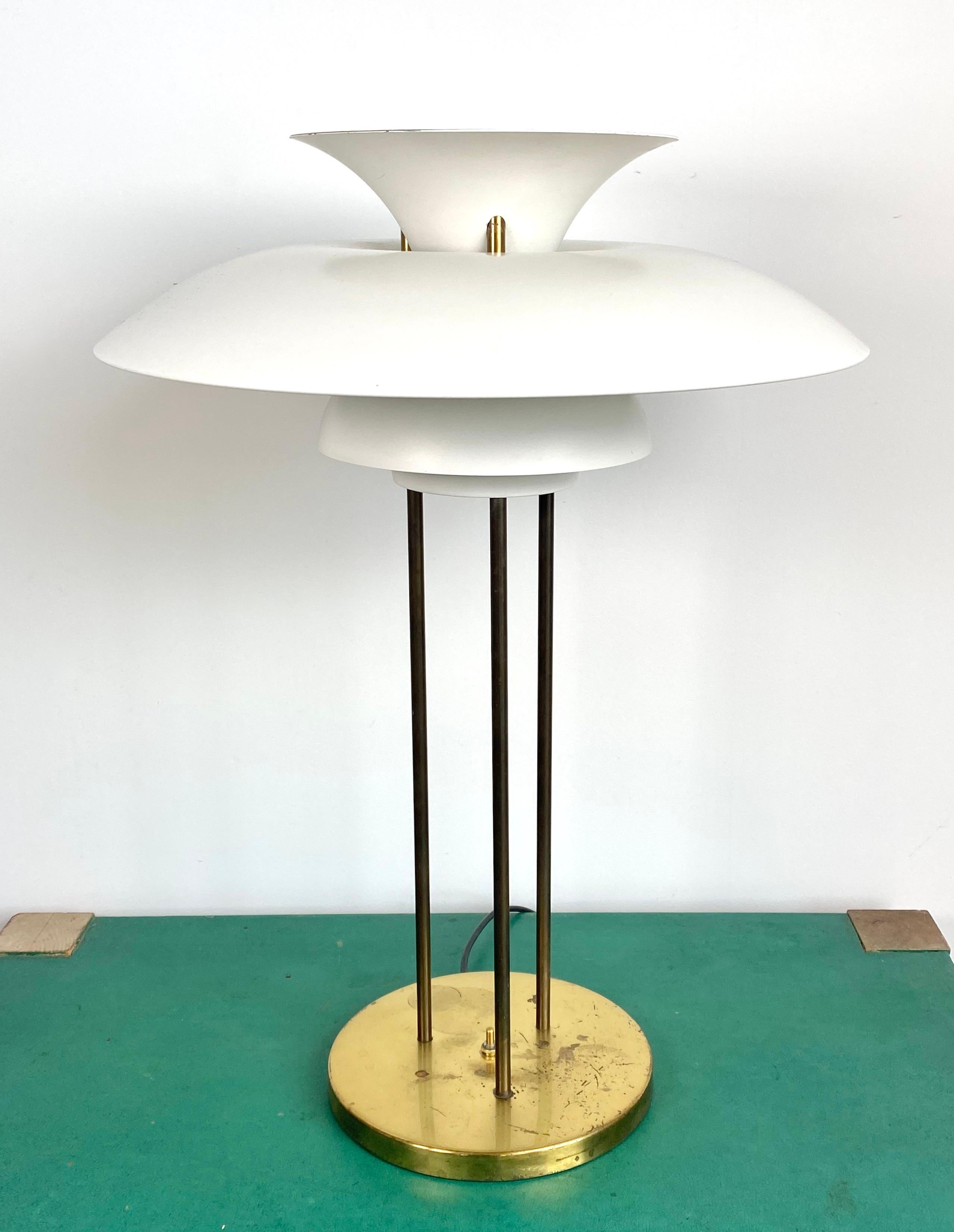 Danish 1960s Out of Production PH 5 Table Lamp  by Poul Henningsen for Louis Poulsen