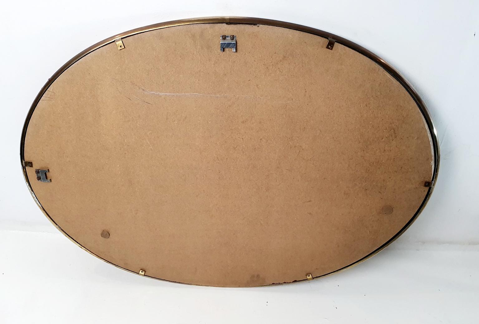 1960's Oval Wall Mirror in Brass, Italy 2