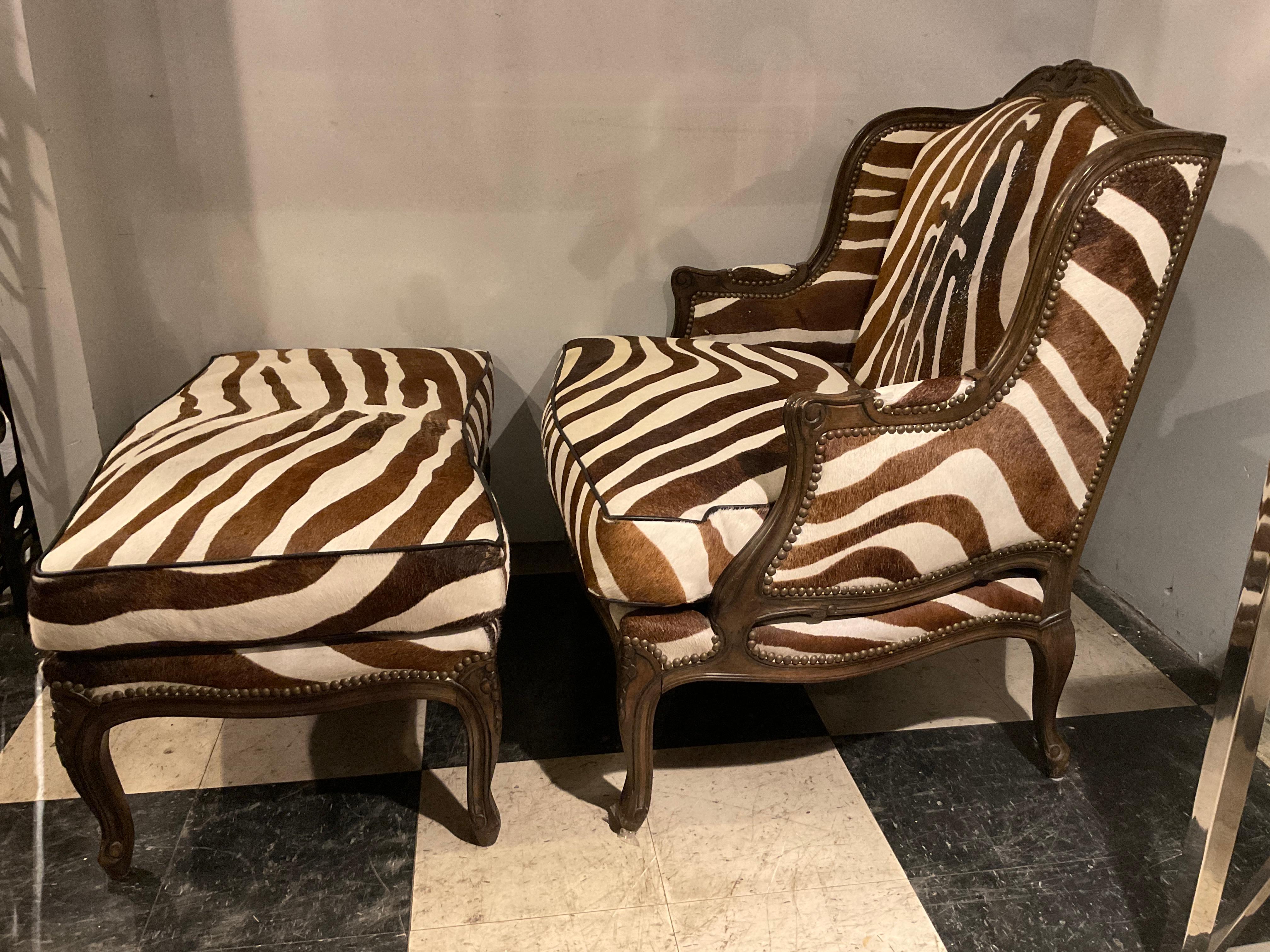 1960s Oversized Bergere And Ottoman Upholstered In Zebra Pattern Cowhide For Sale 1
