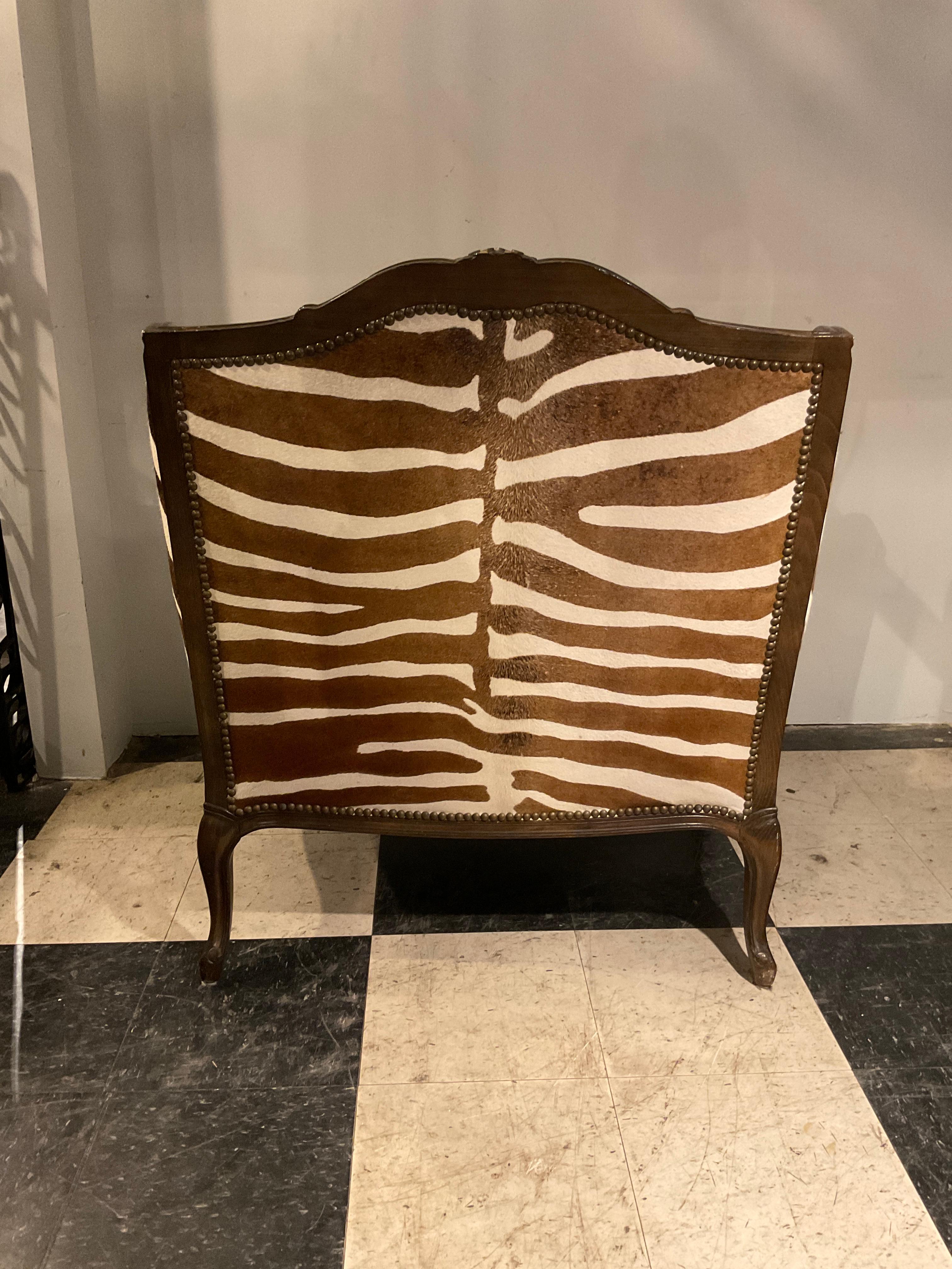 1960s Oversized Bergere And Ottoman Upholstered In Zebra Pattern Cowhide For Sale 2