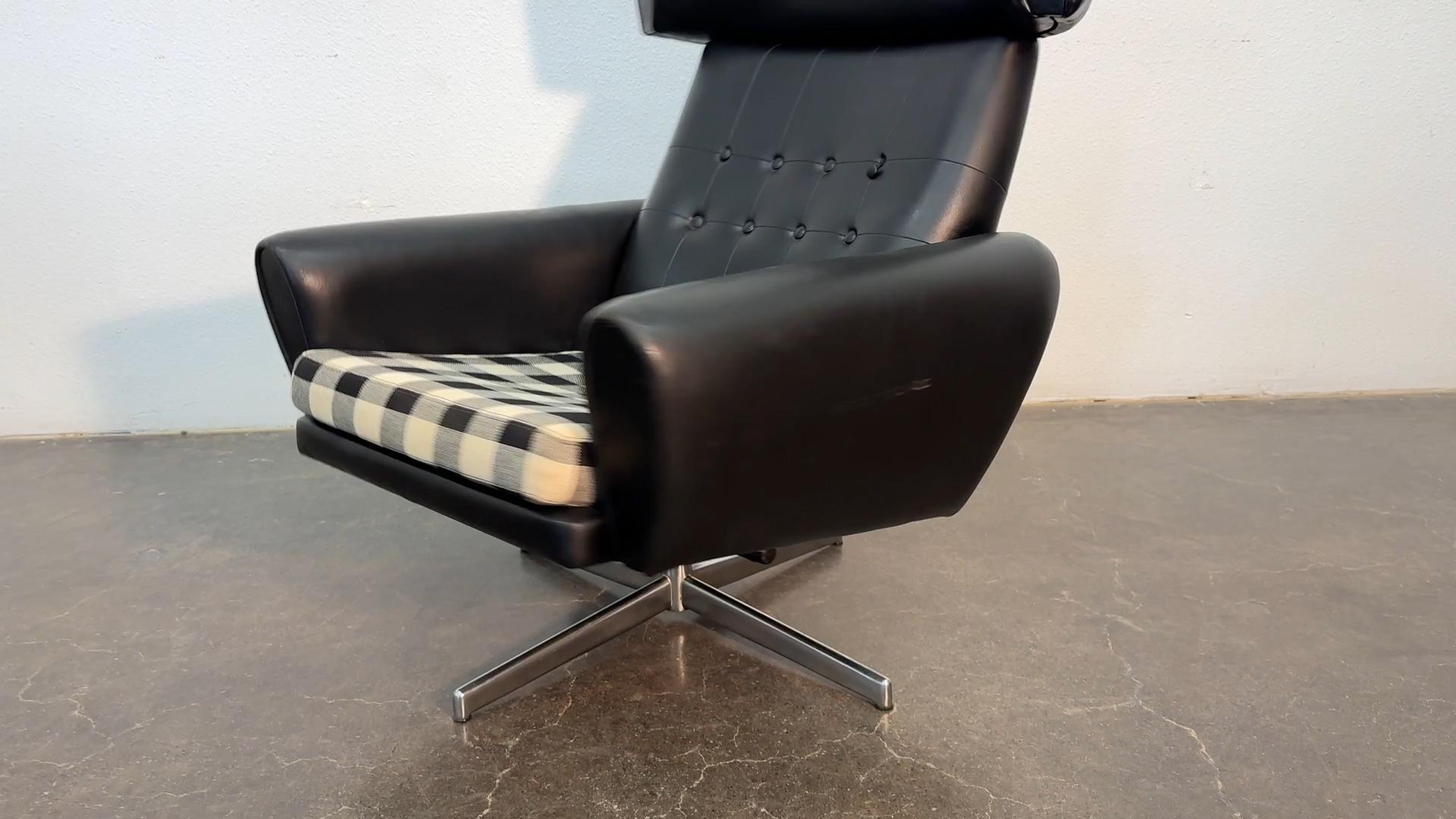 1960s Ox Style Wingback Swivel Lounge In Black Vinyl For Sale 1