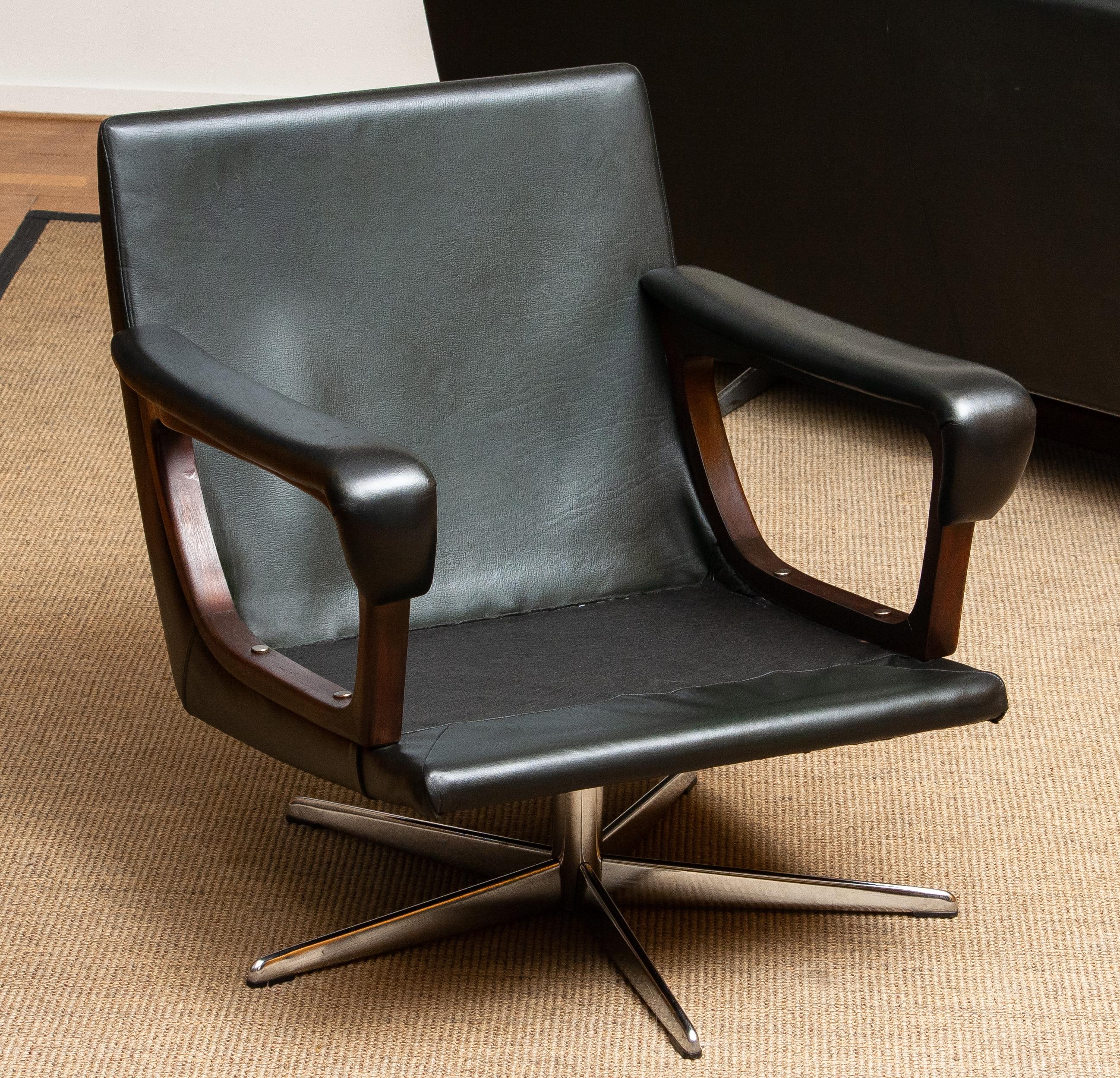 1960s Oxford Green Leather Sofa and Matching Swivel Chair by André Vandenbeuck 7