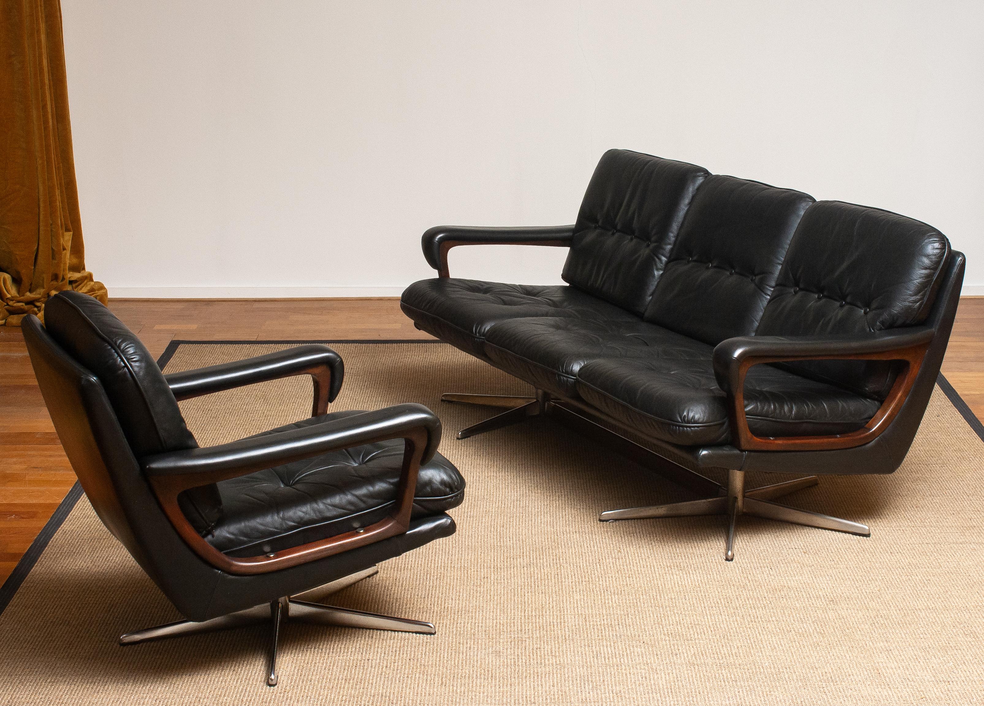 Mid-20th Century 1960s Oxford Green Leather Sofa and Matching Swivel Chair by André Vandenbeuck