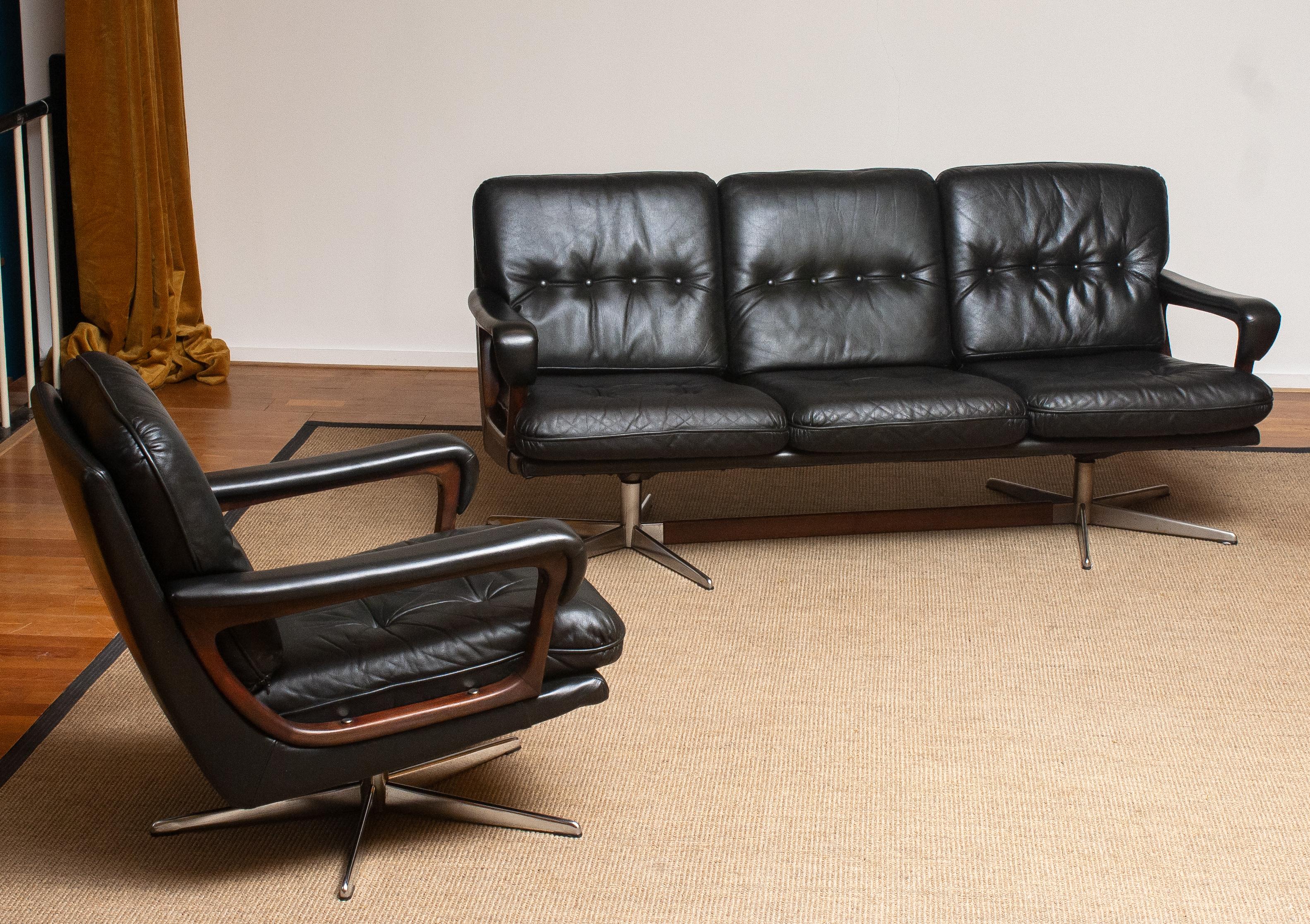 Mid-20th Century 1960s Oxford Green Leather Sofa and Matching Swivel Chair by André Vandenbeuck