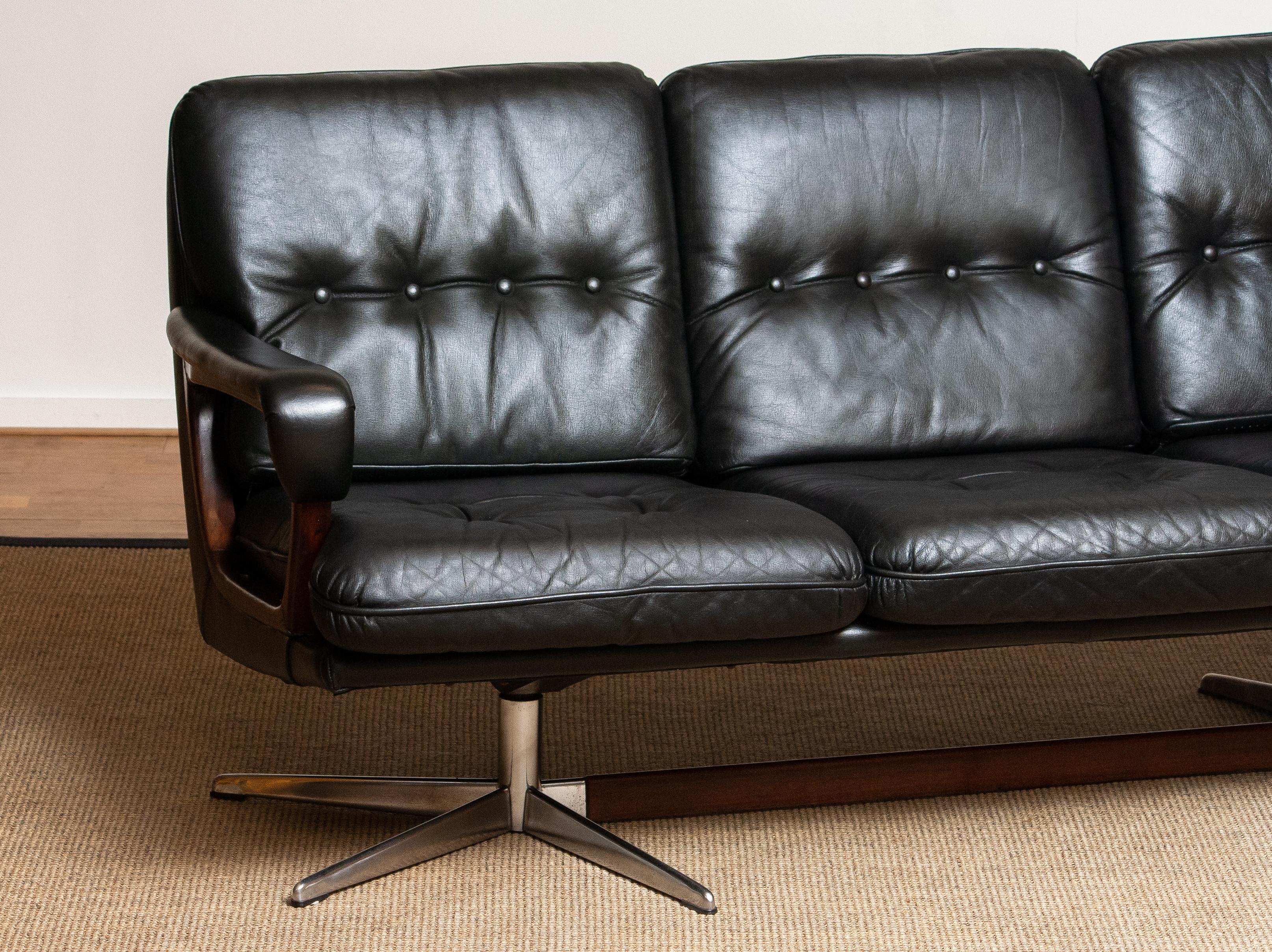 1960s Oxford Green Leather Sofa and Matching Swivel Chair by André Vandenbeuck 2