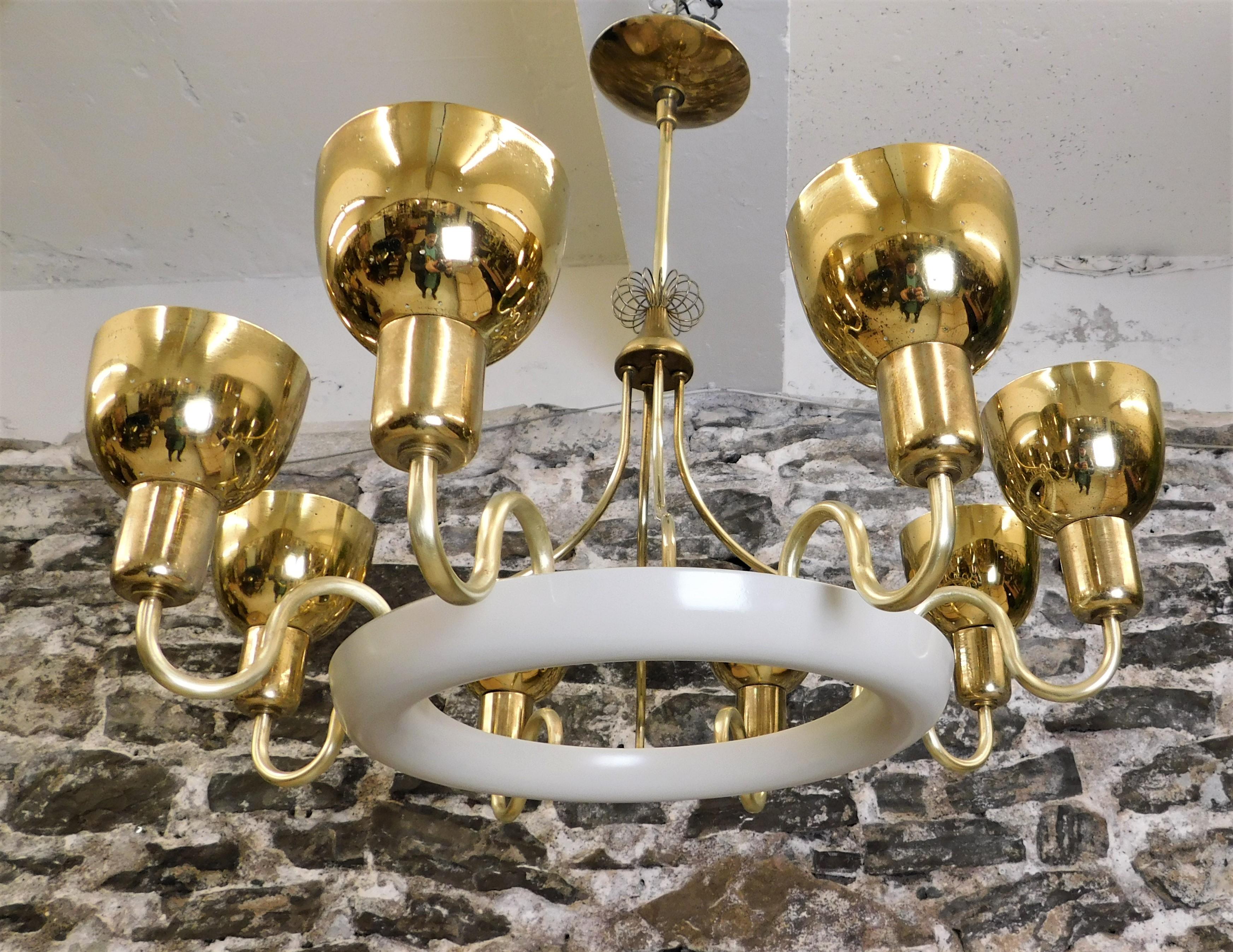 1960s Paavo Tynell Attributed Brass Chandelier Finnish Mid-Century Modern  In Good Condition For Sale In Hamilton, Ontario