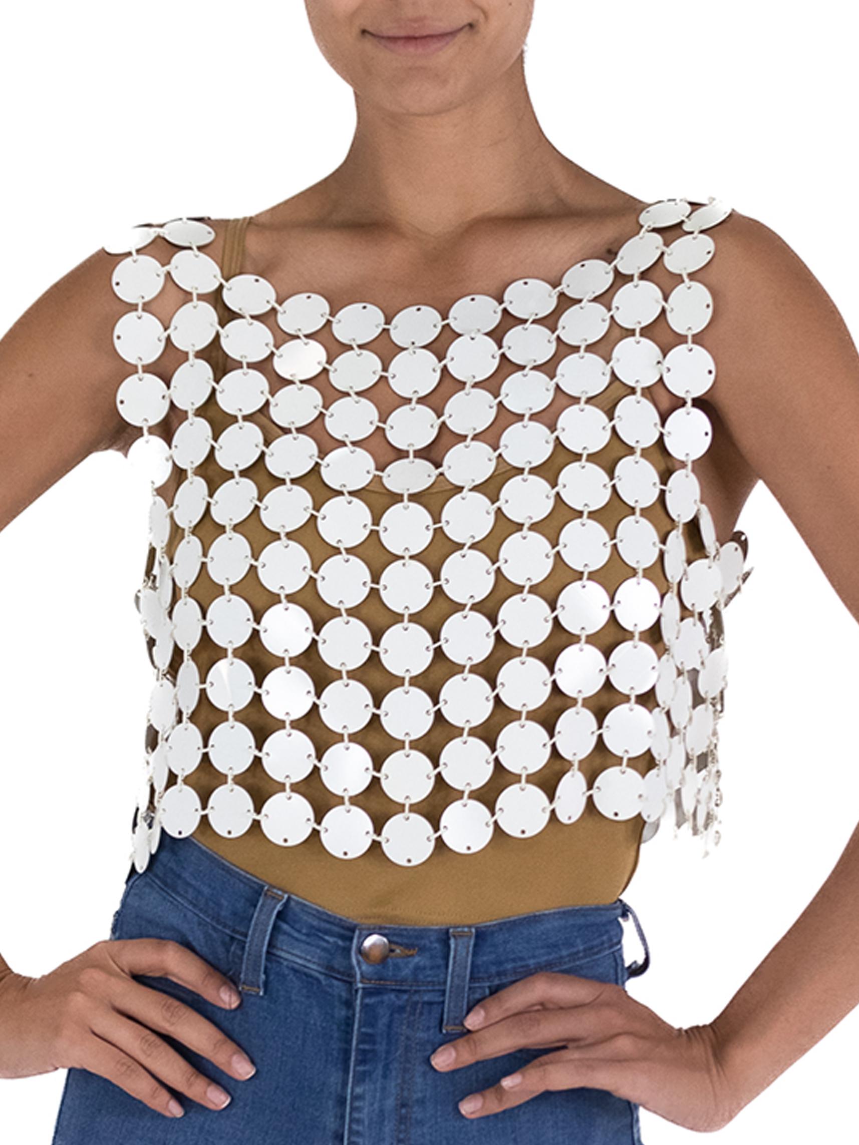 PACO RABANNE 1960''S  Style Weißer Kunststoff Kreis Kettenhemd Top im Zustand „Hervorragend“ im Angebot in New York, NY