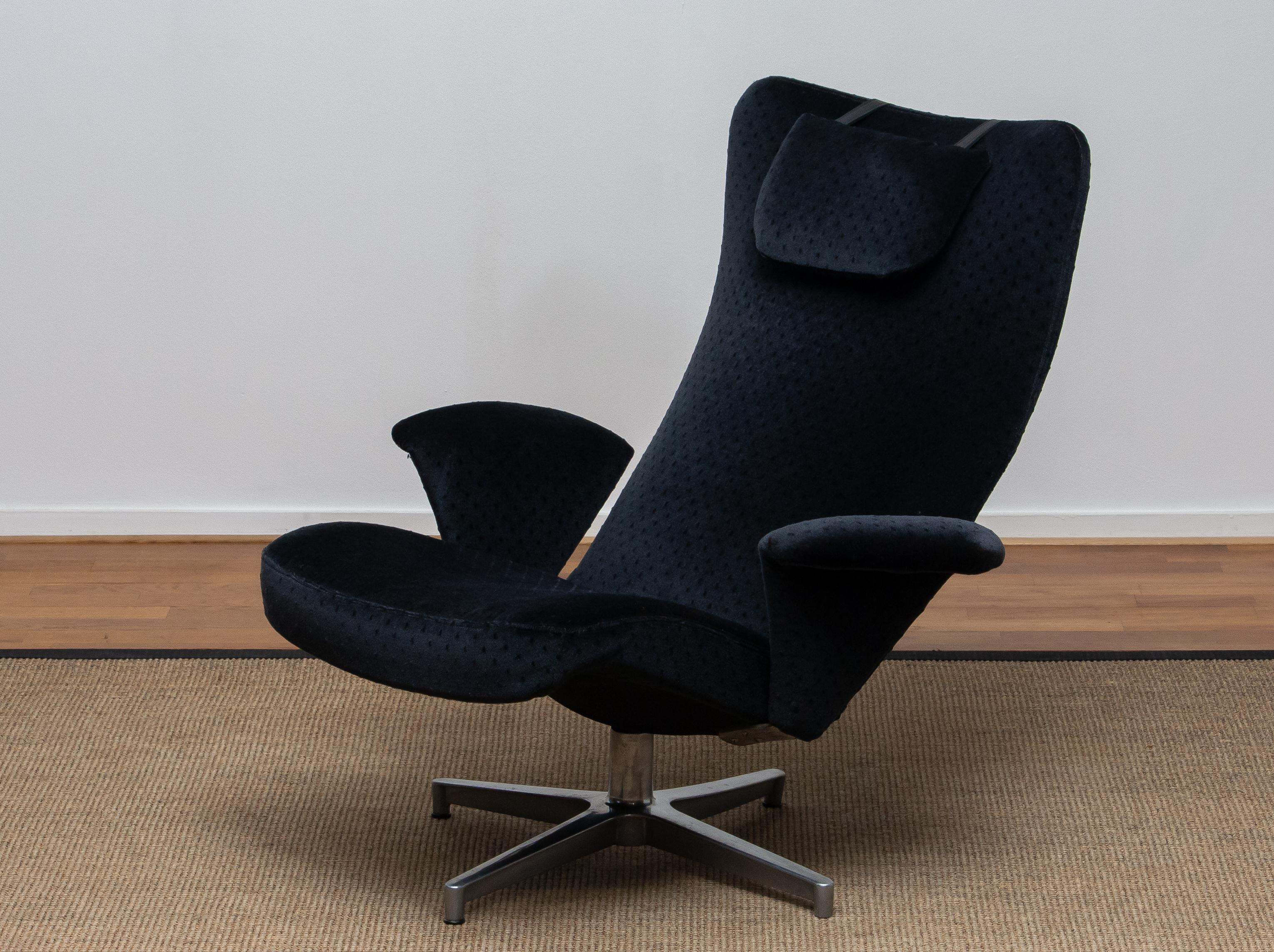 Scandinavian Modern 1960s Pair of Black Velvet Contourett Ronto Swivel Chairs by Alf Svenson for DUX