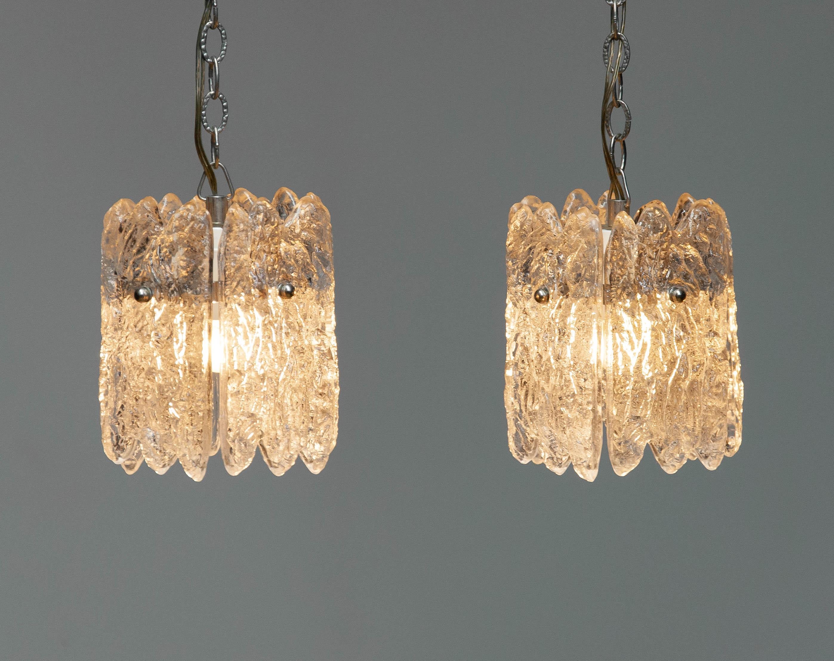 Very beautiful pair matching clear crystal window or bar lights designed by Carl Fagerlund for Orrefors, Sweden.
Technically 100% and both have a E14 / E17 screw fitting.
The overall condition is very good!
Period 1960s.
 