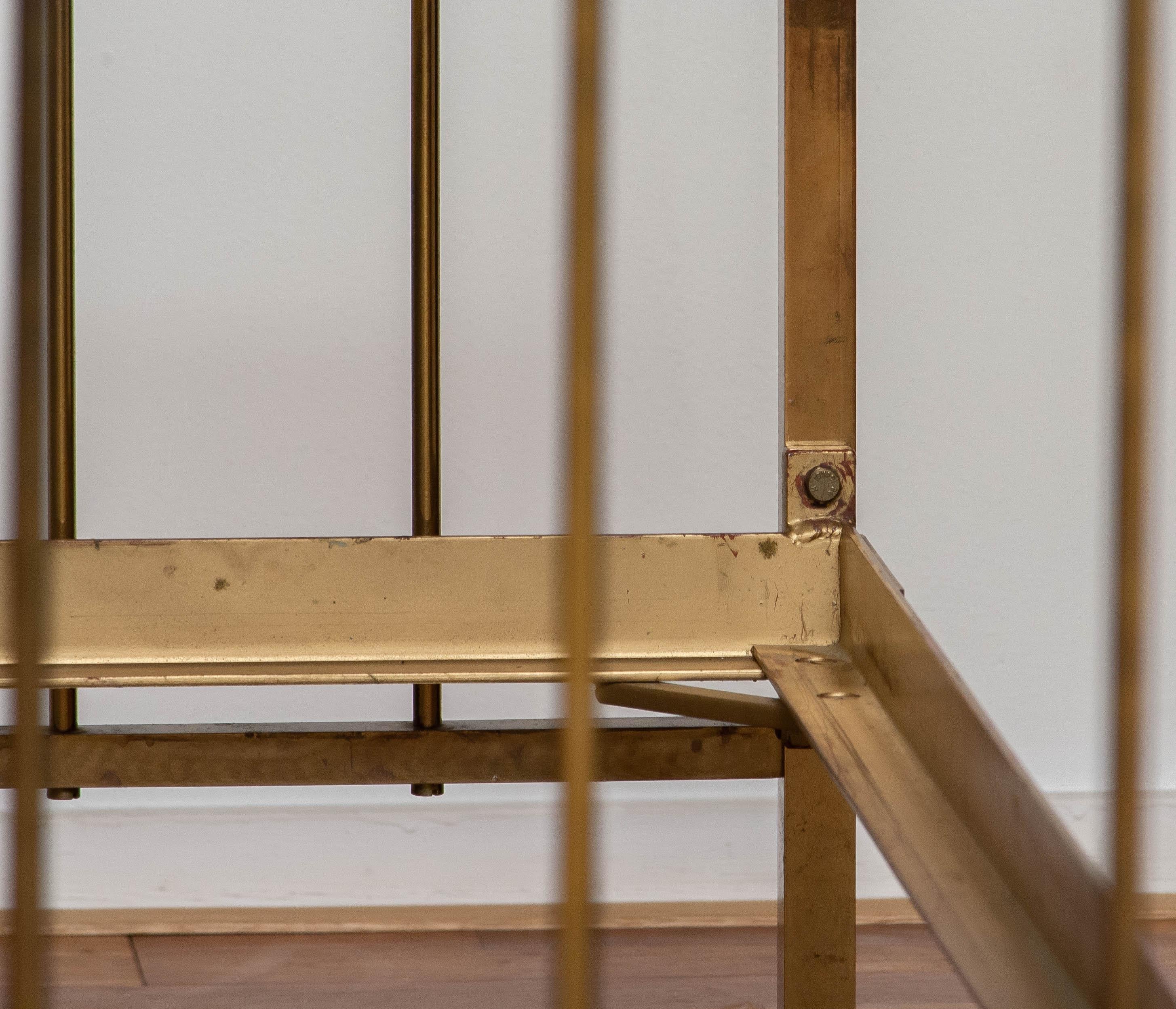 1960, Paire de grands cadres de lit en laiton français avec support de fondation 41 x 83 pouces en vente 6