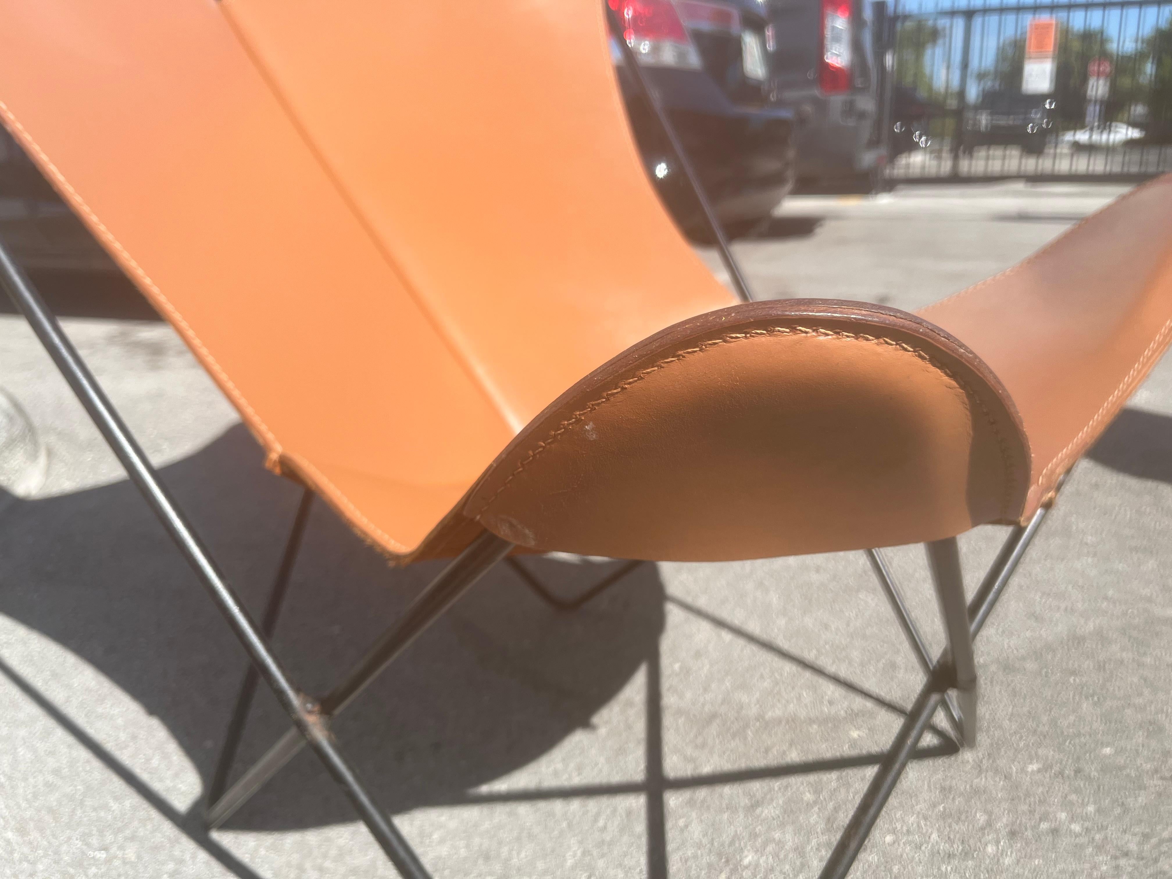 Mid-20th Century 1960s Pair Leather Butterfly Chairs Jorge Ferrari Hardoy Bonet and Kurchan Knoll For Sale