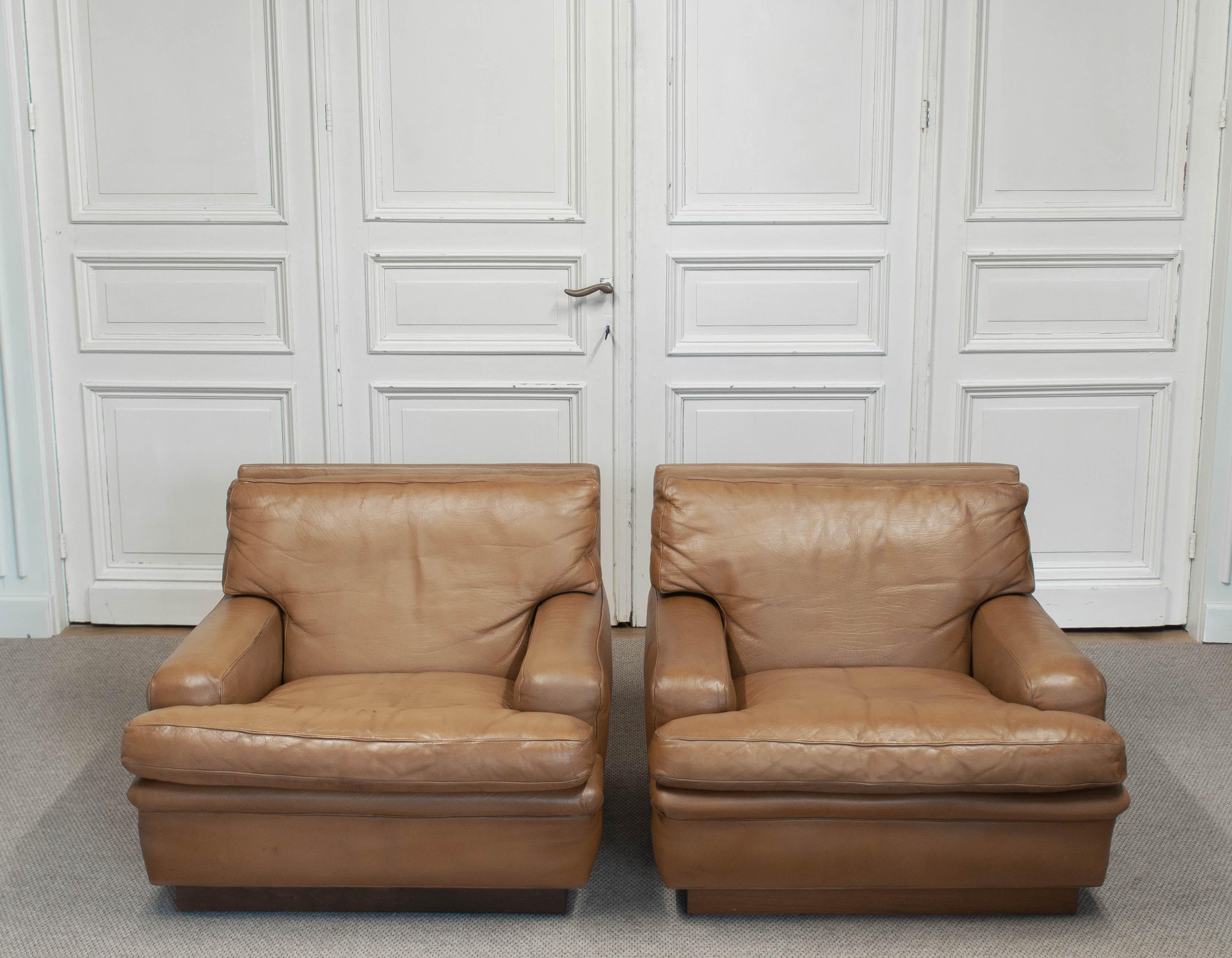 Suédois 1960s, Pair Lounge/Armchairs Mexico by Arne Norell en vente