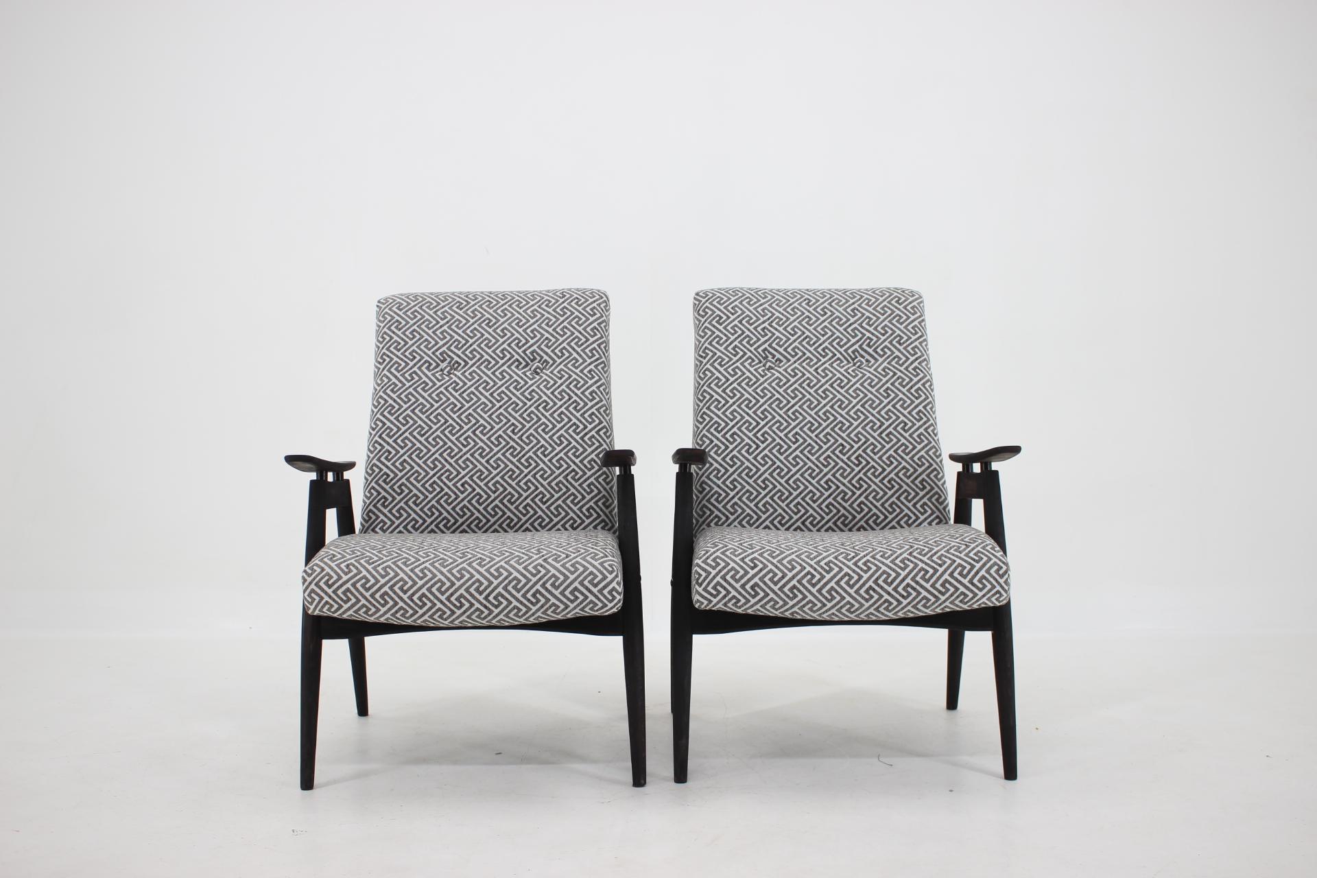 Mid-20th Century 1960s Pair of Armchairs and Coffee Table, Czechoslovakia