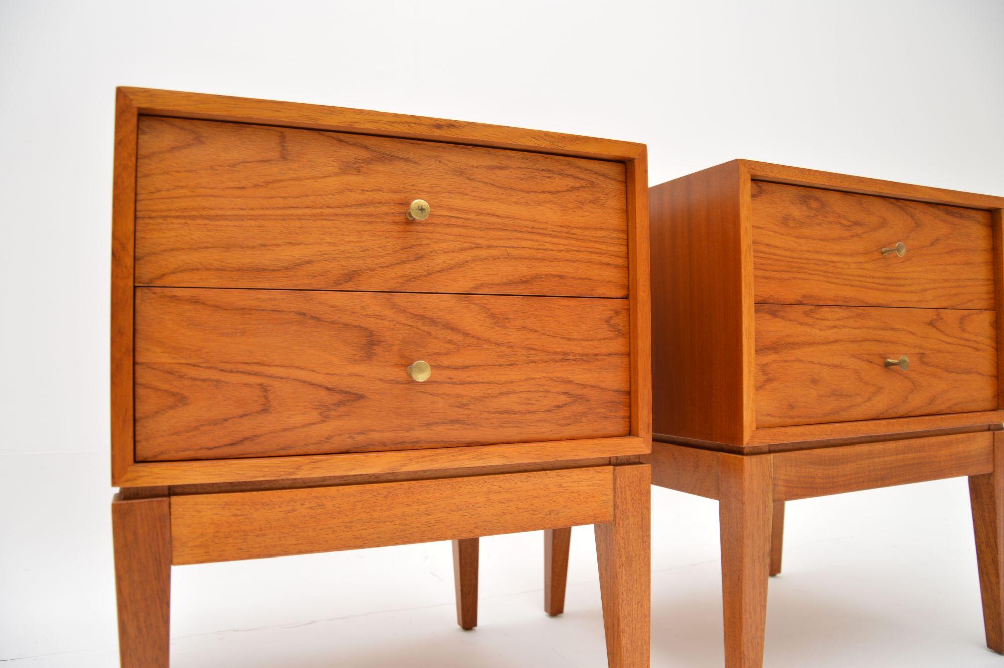 1960s Pair of Bedside Chests by Uniflex In Good Condition In London, GB