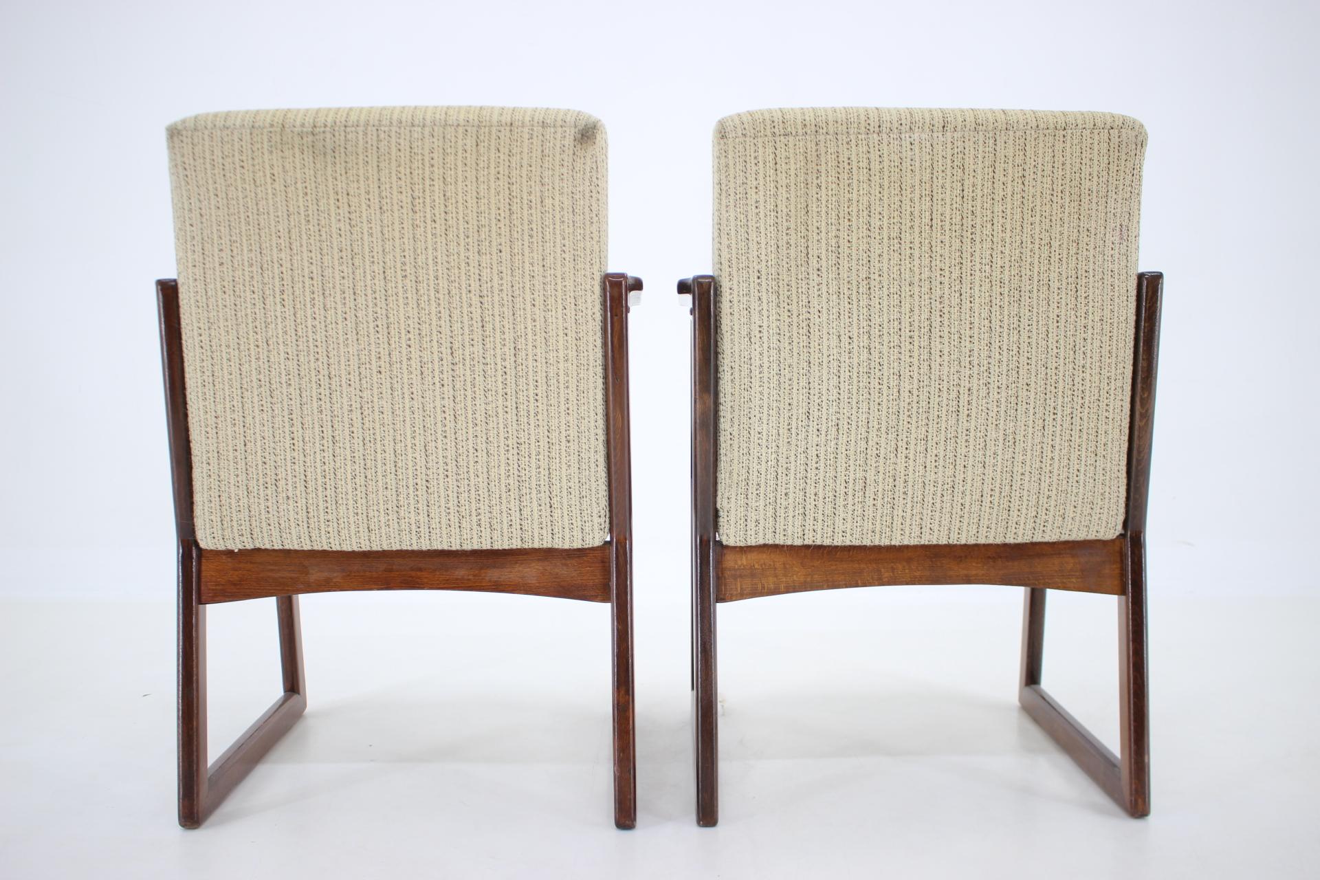 Paire de fauteuils en hêtre des années 1960, Tchécoslovaquie en vente 2