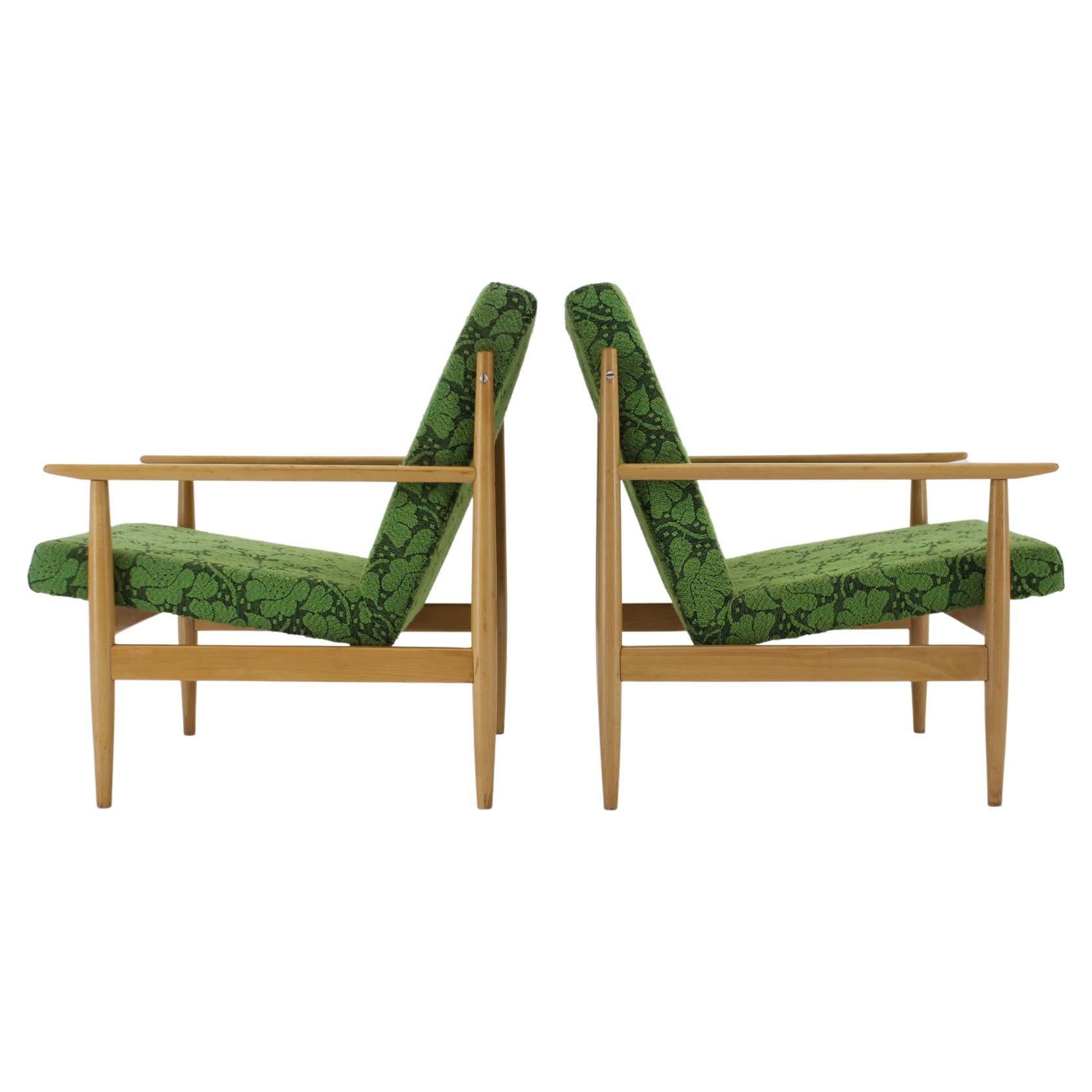 1960s Pair of Beech Armchairs by Ton, Czechoslovakia For Sale