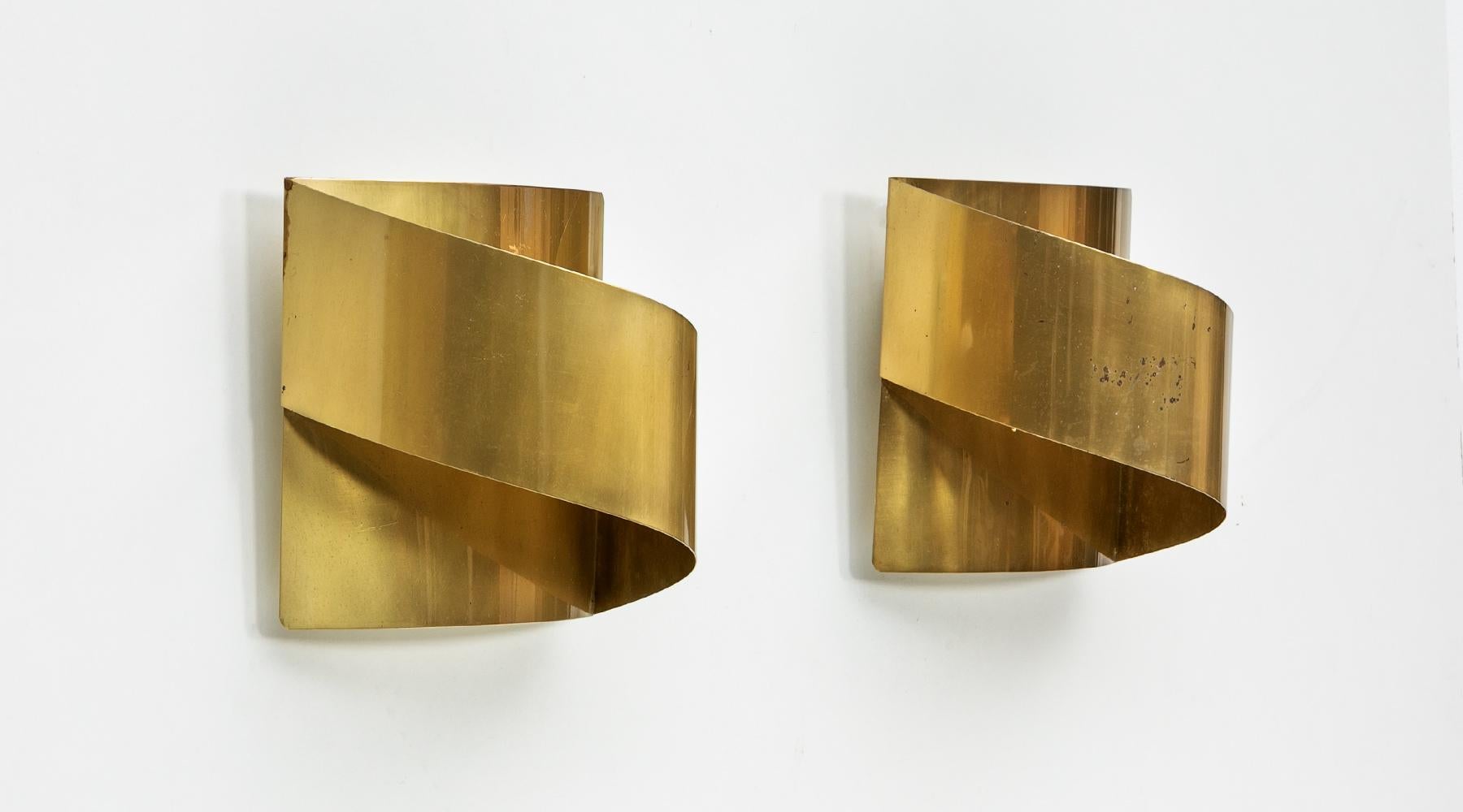 Mid-Century Modern 1960s Pair of Brass Wall-Mounted Lamps by Peter Celsing 'b'