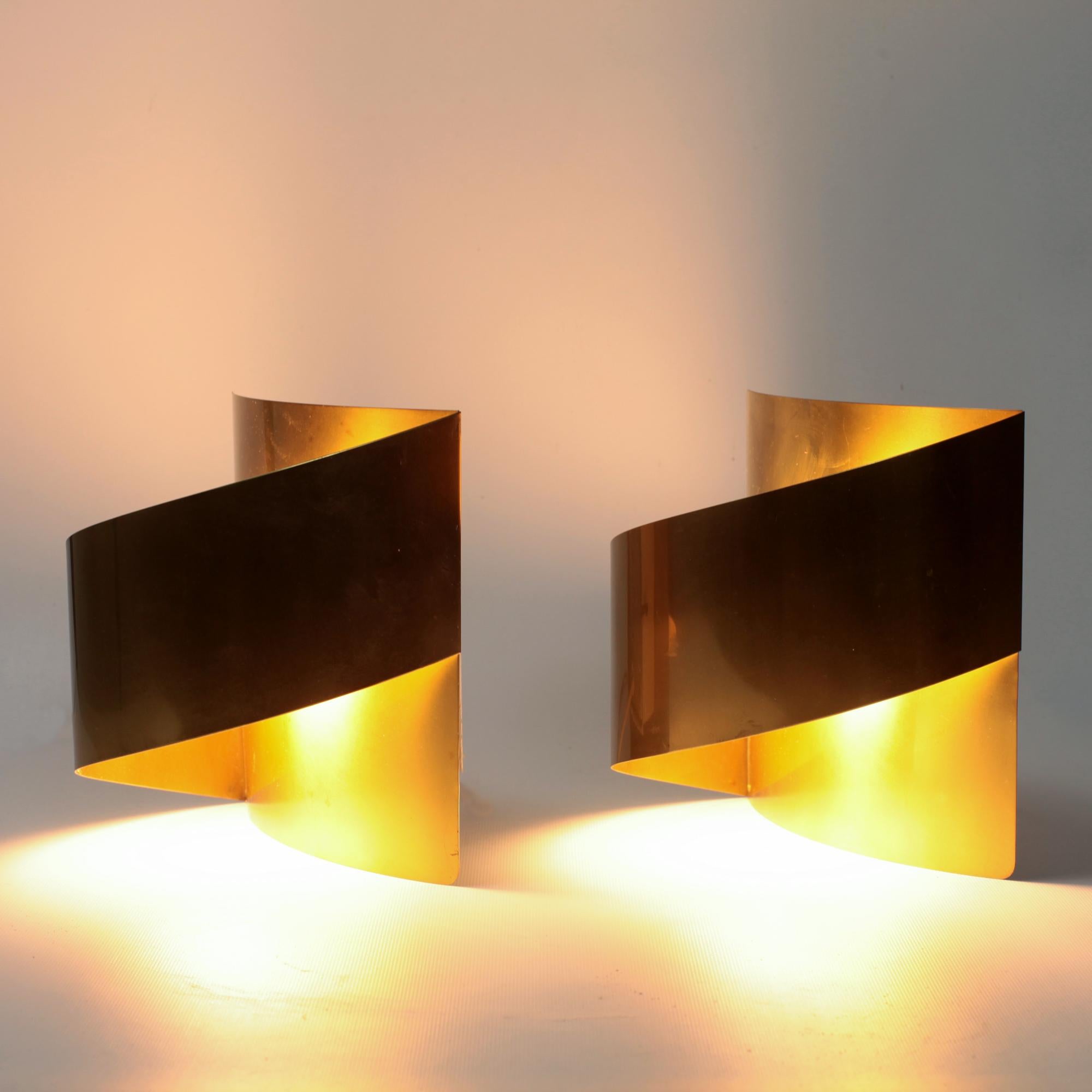 1960s Pair of Brass Wall-Mounted Lamps by Peter Celsing In Good Condition For Sale In Saint  Ouen, FR