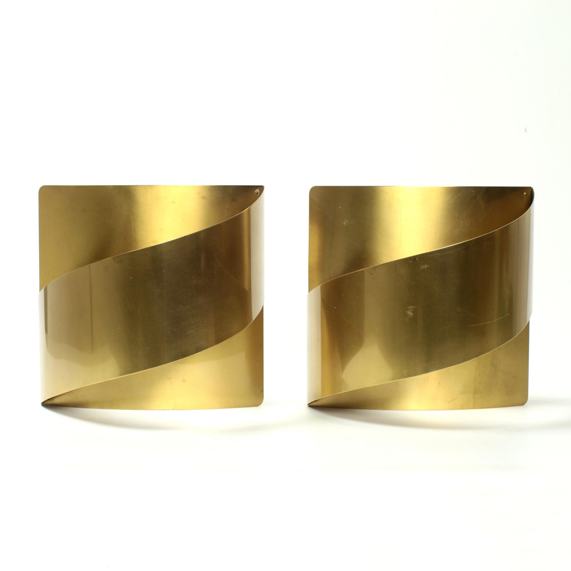 1960s Pair of Brass Wall-Mounted Lamps by Peter Celsing For Sale 2