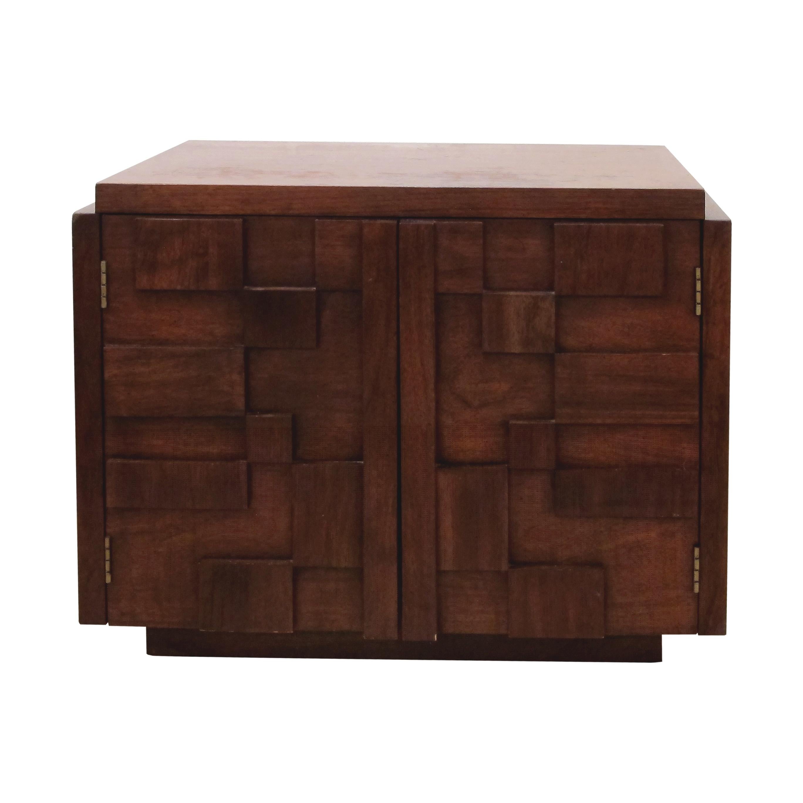 American 1960S Pair of “Brutalist” Walnut Staccato Paul Evans Bedside/End Tables by Lane For Sale
