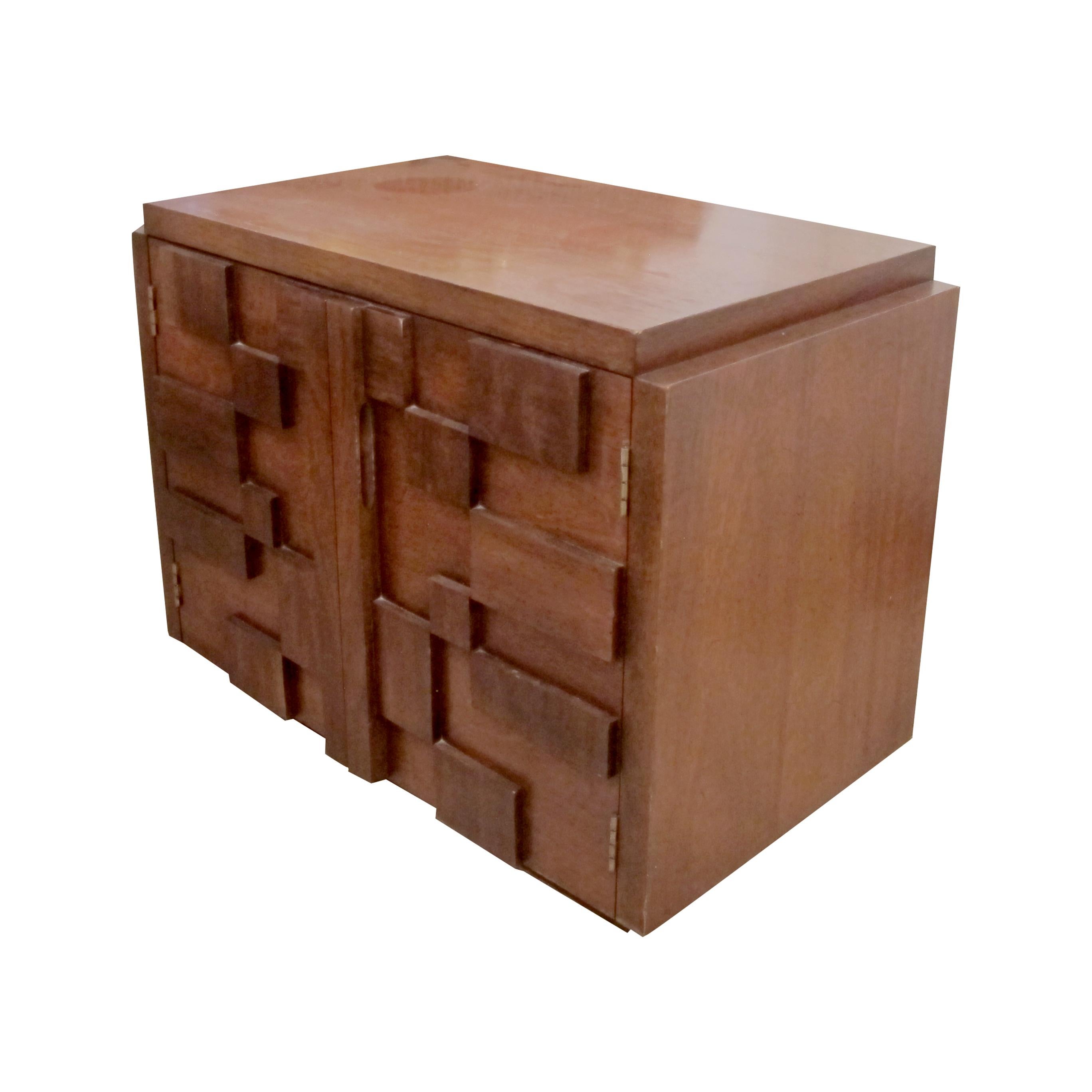 Américain Paire de tables de chevet et d'appoint Brutalist Paul Evans en noyer Staccato par Lane dans les années 1960