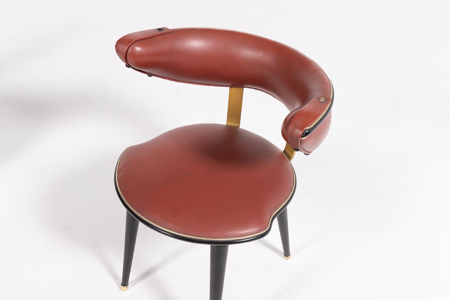 Leather 1960’s pair of chairs from Anonima Castelli, Italy For Sale