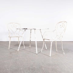 1960's Pair of Classic Französisch Gartenstühle mit perforierten Sitzen