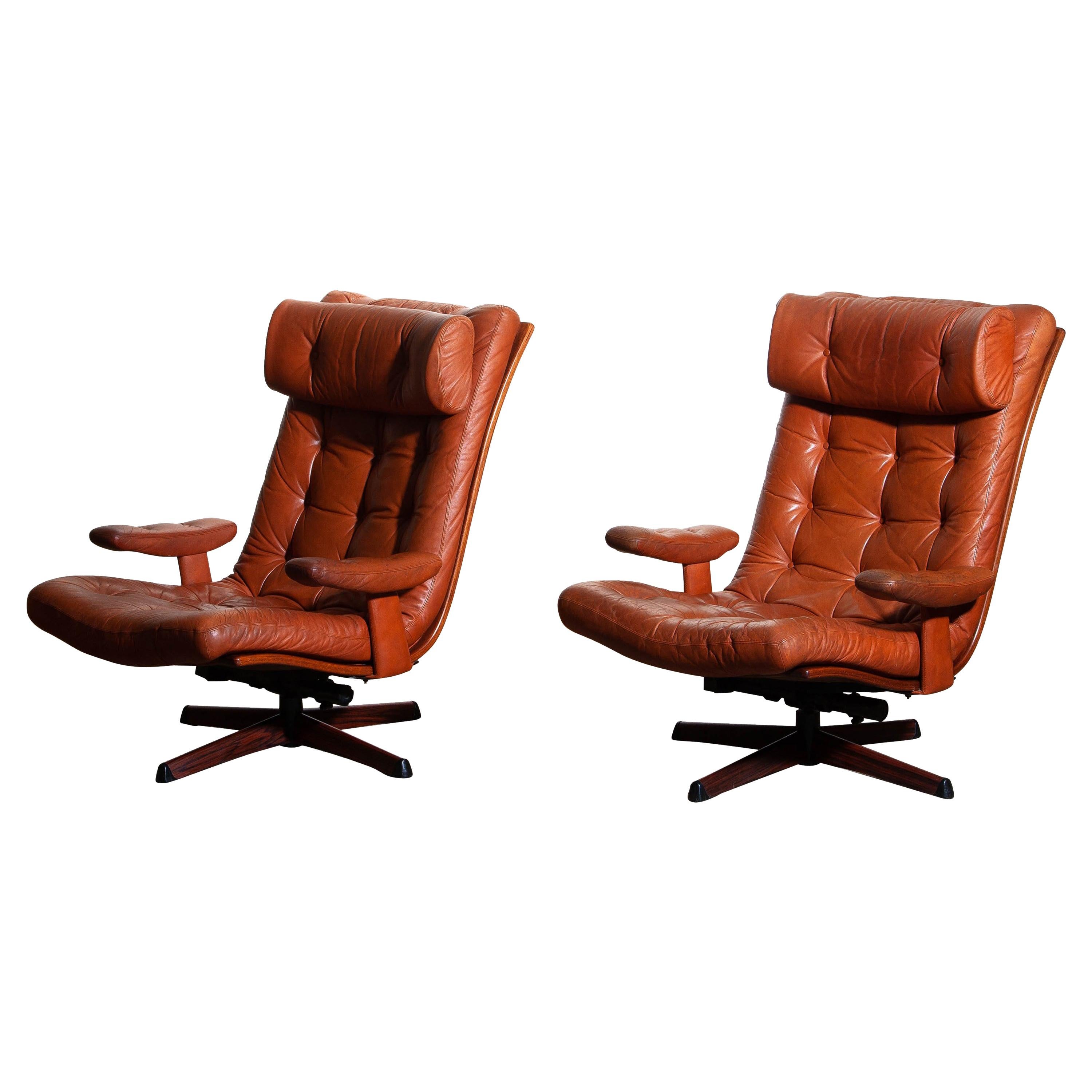 Mid-Century Modern 1960s Pair of Cognac Leather Swivel / Relax Lounge Chairs by Göte Design Nässjö