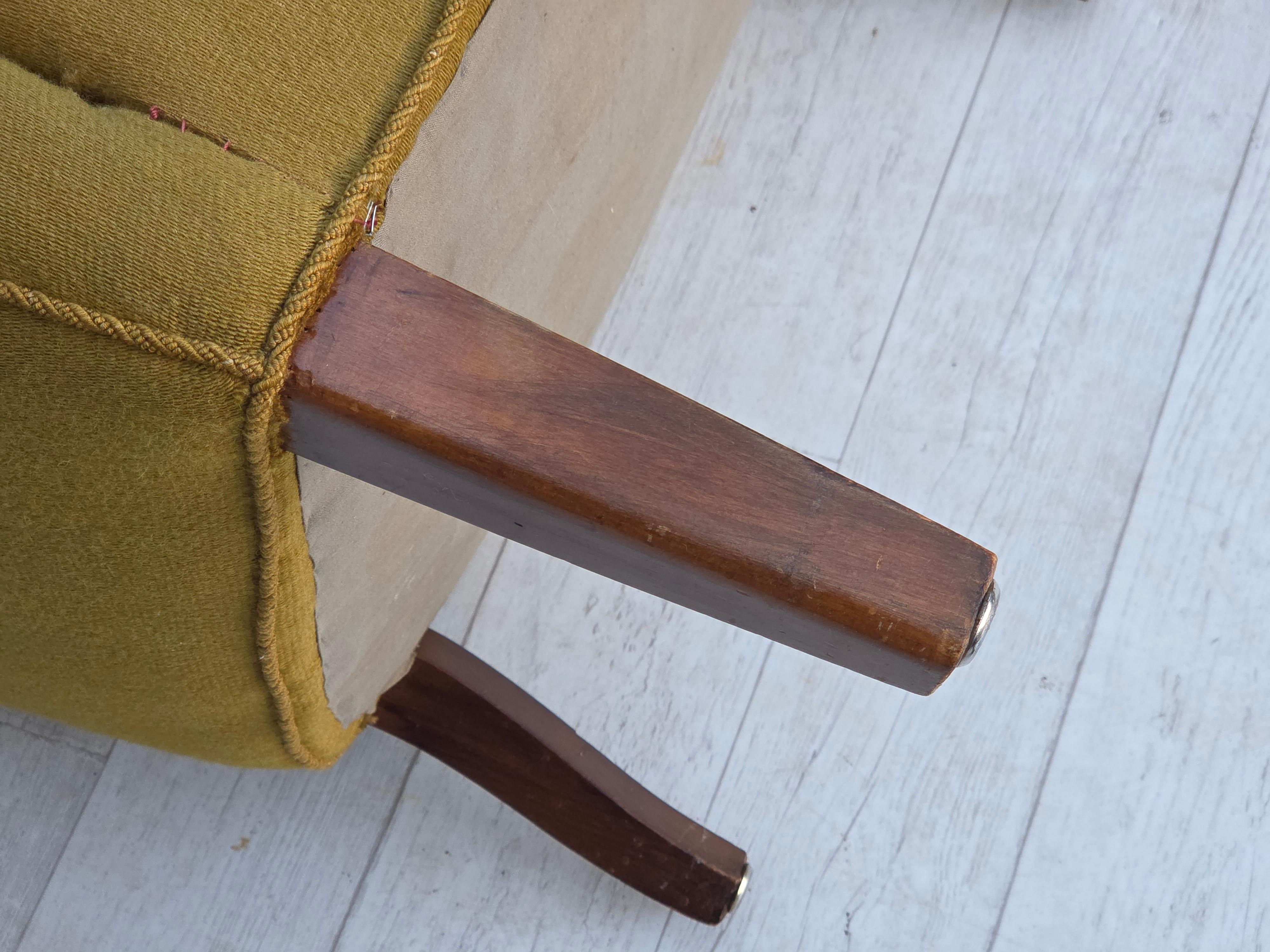 Anni '60, coppia di poltrone Wood, lana da arredamento verde, gambe in legno di frassino. in vendita 9