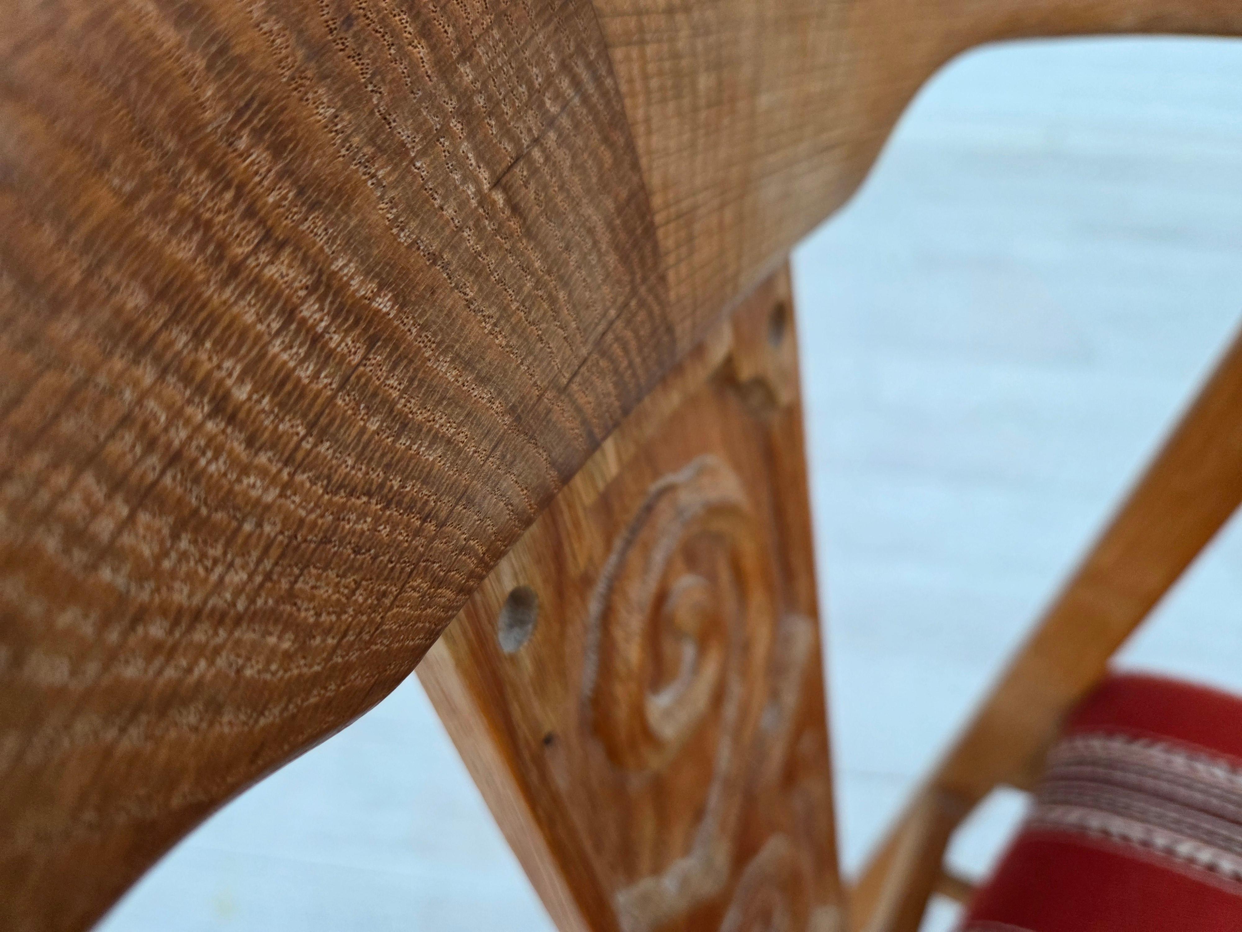 1960s, pair of Danish dining chairs, solid oak wood, furniture wool. For Sale 4
