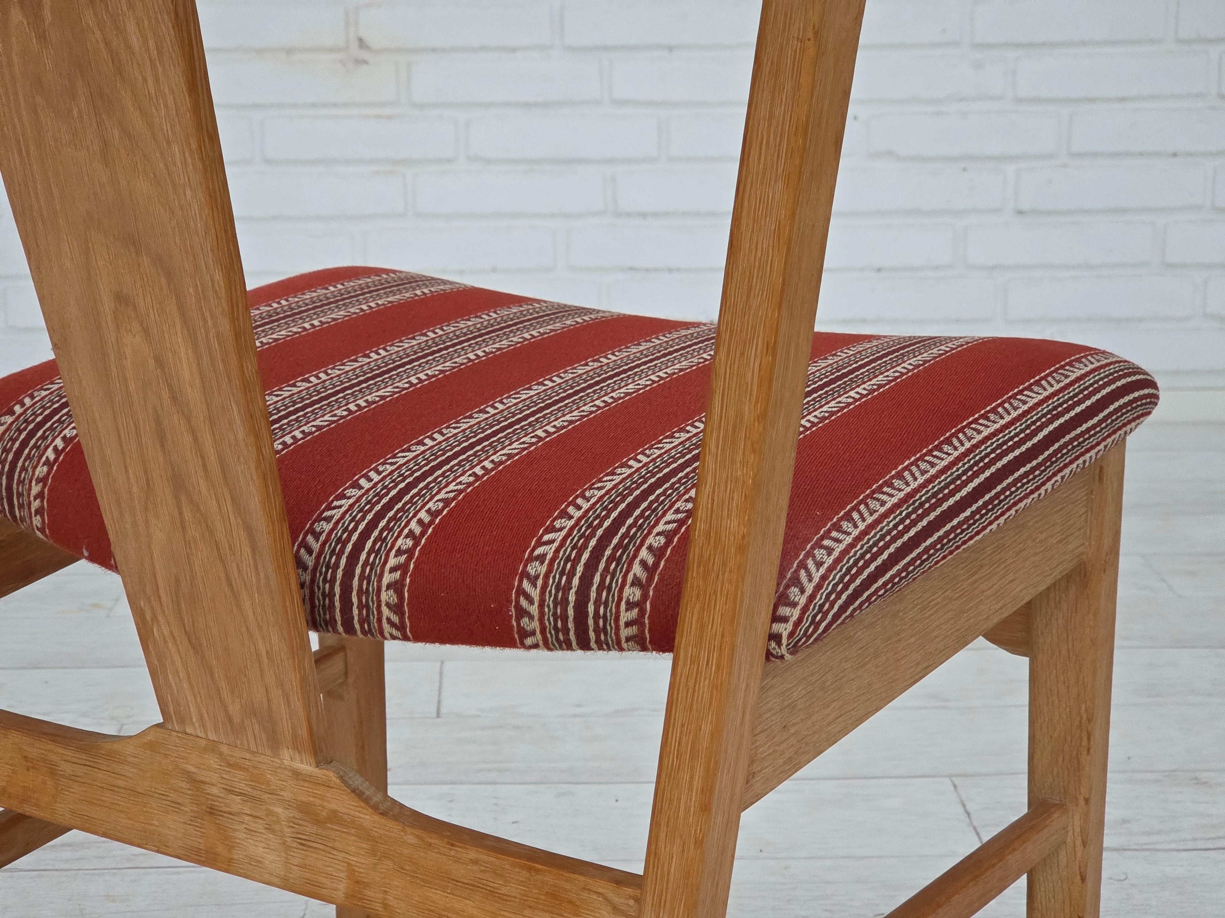 1960s, pair of Danish dining chairs, solid oak wood, furniture wool. For Sale 8
