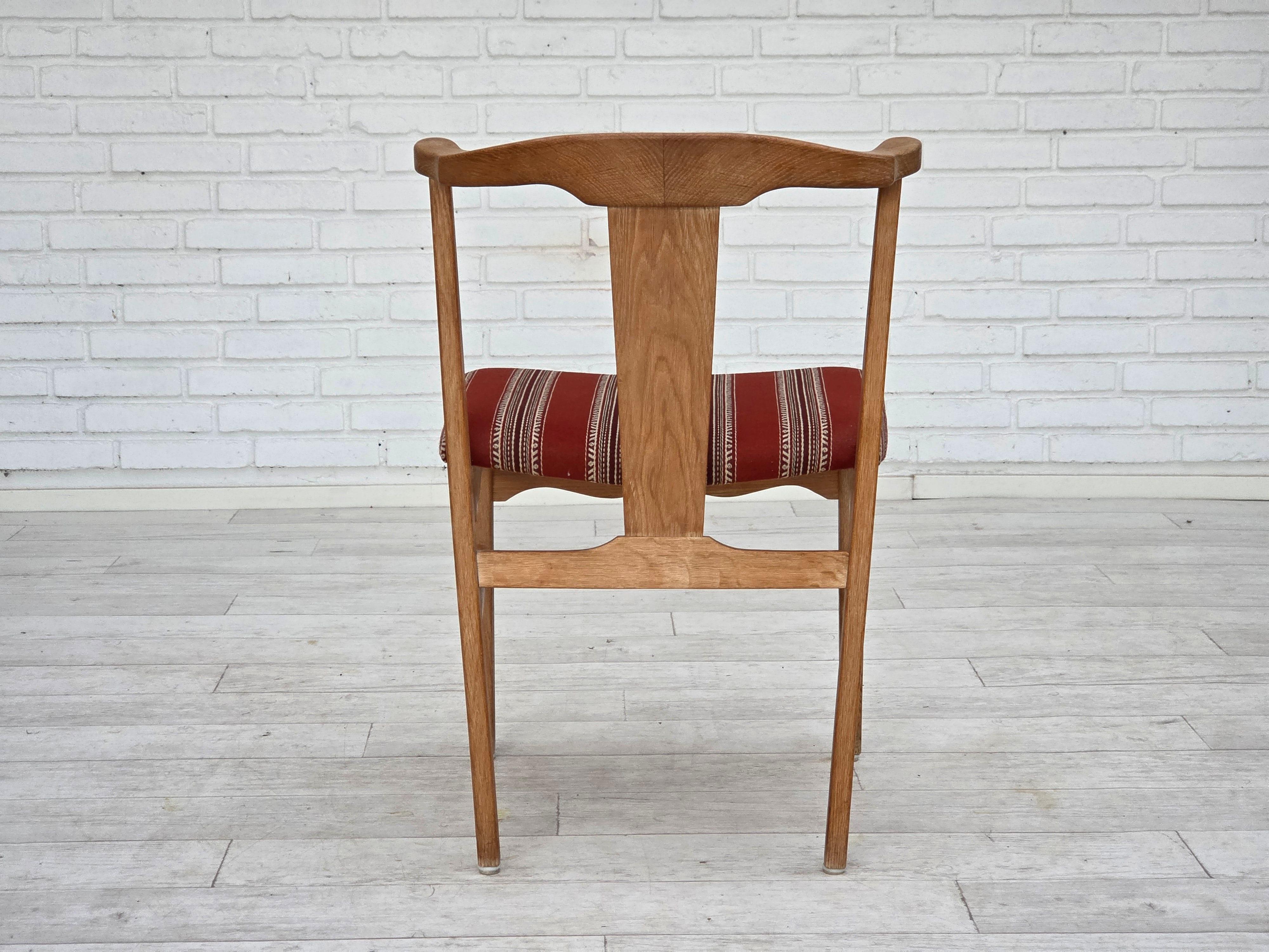 1960s, pair of Danish dining chairs, solid oak wood, furniture wool. For Sale 10