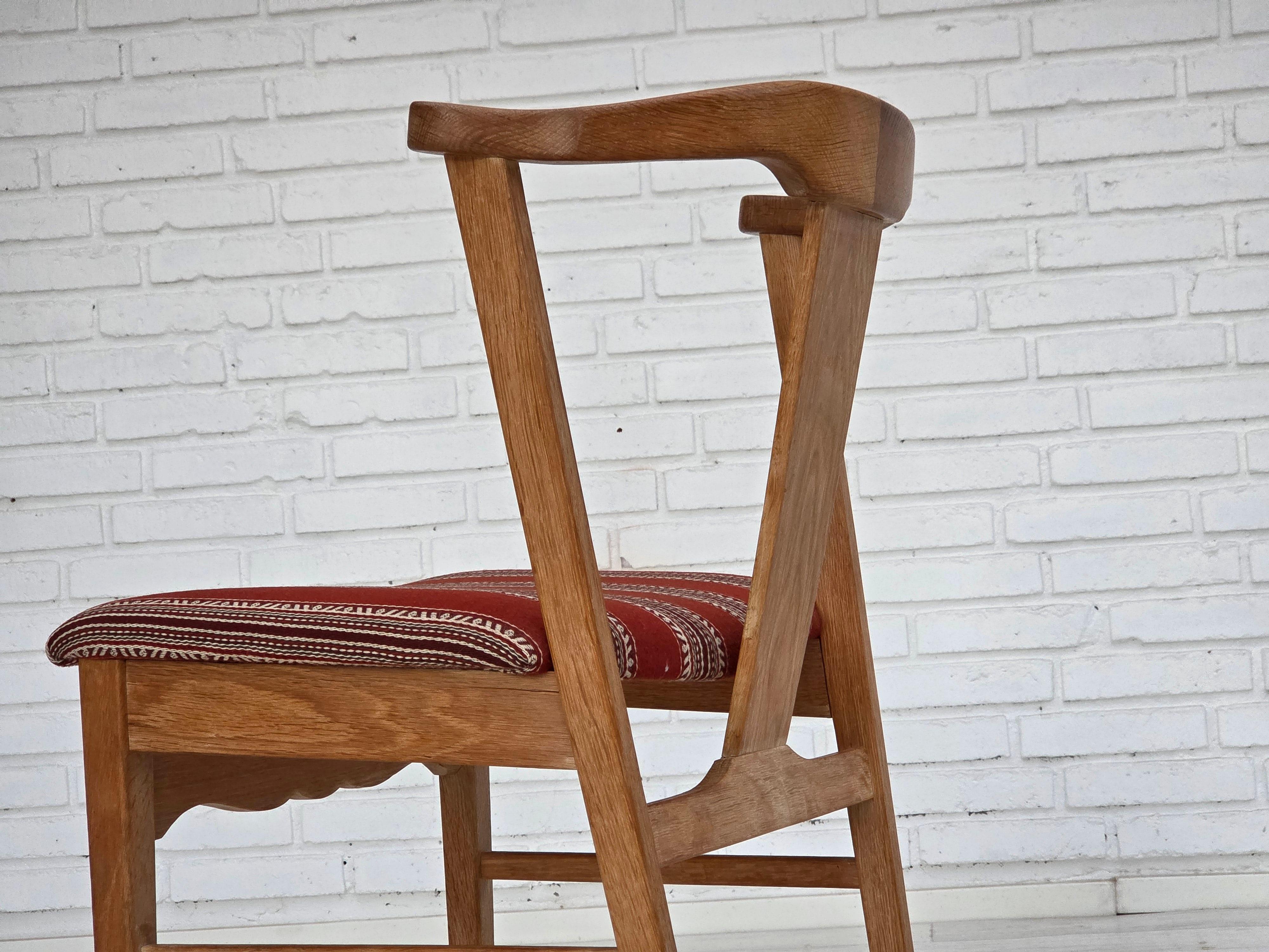1960s, pair of Danish dining chairs, solid oak wood, furniture wool. For Sale 12