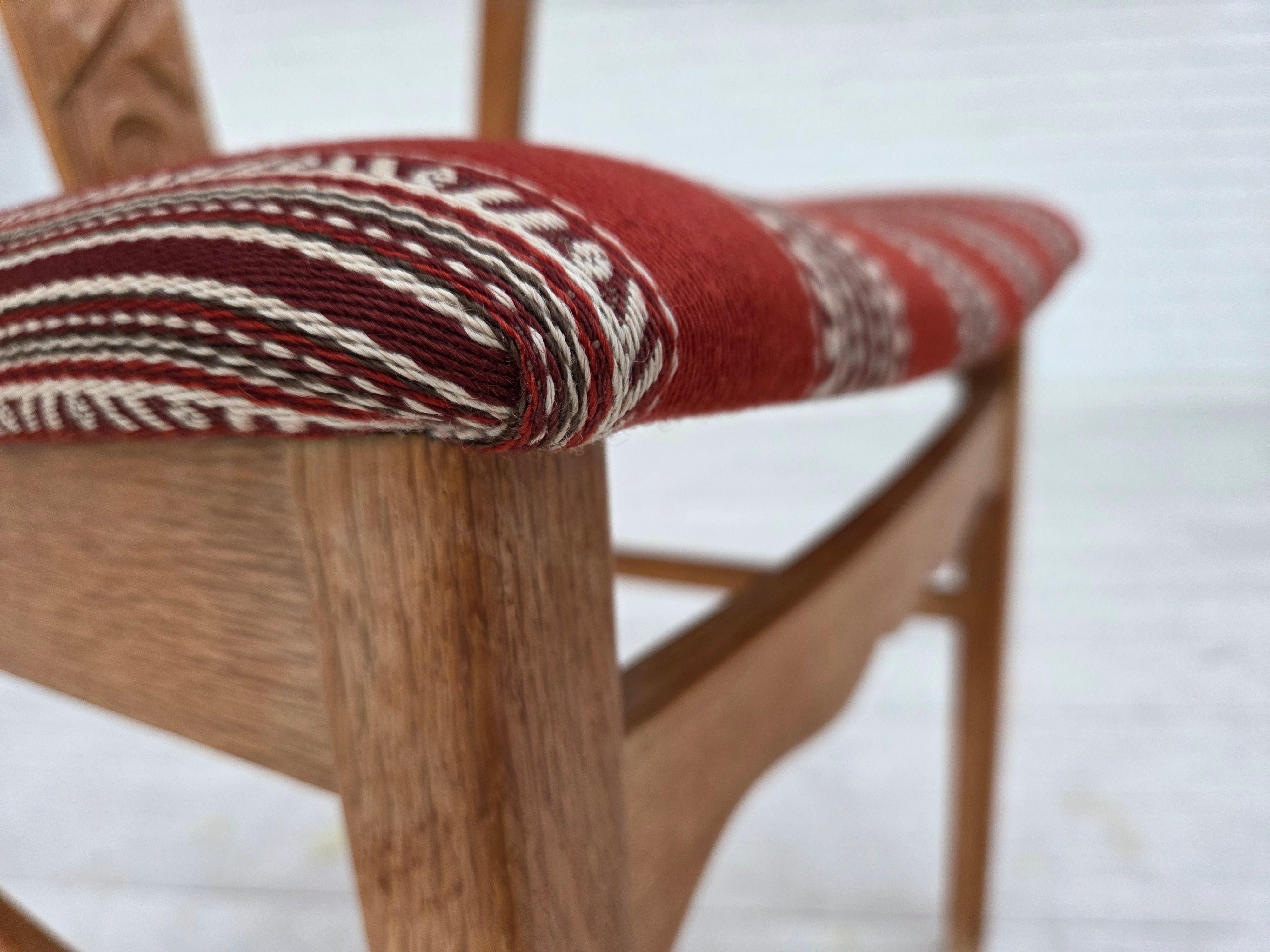 1960s, pair of Danish dining chairs, solid oak wood, furniture wool. For Sale 2