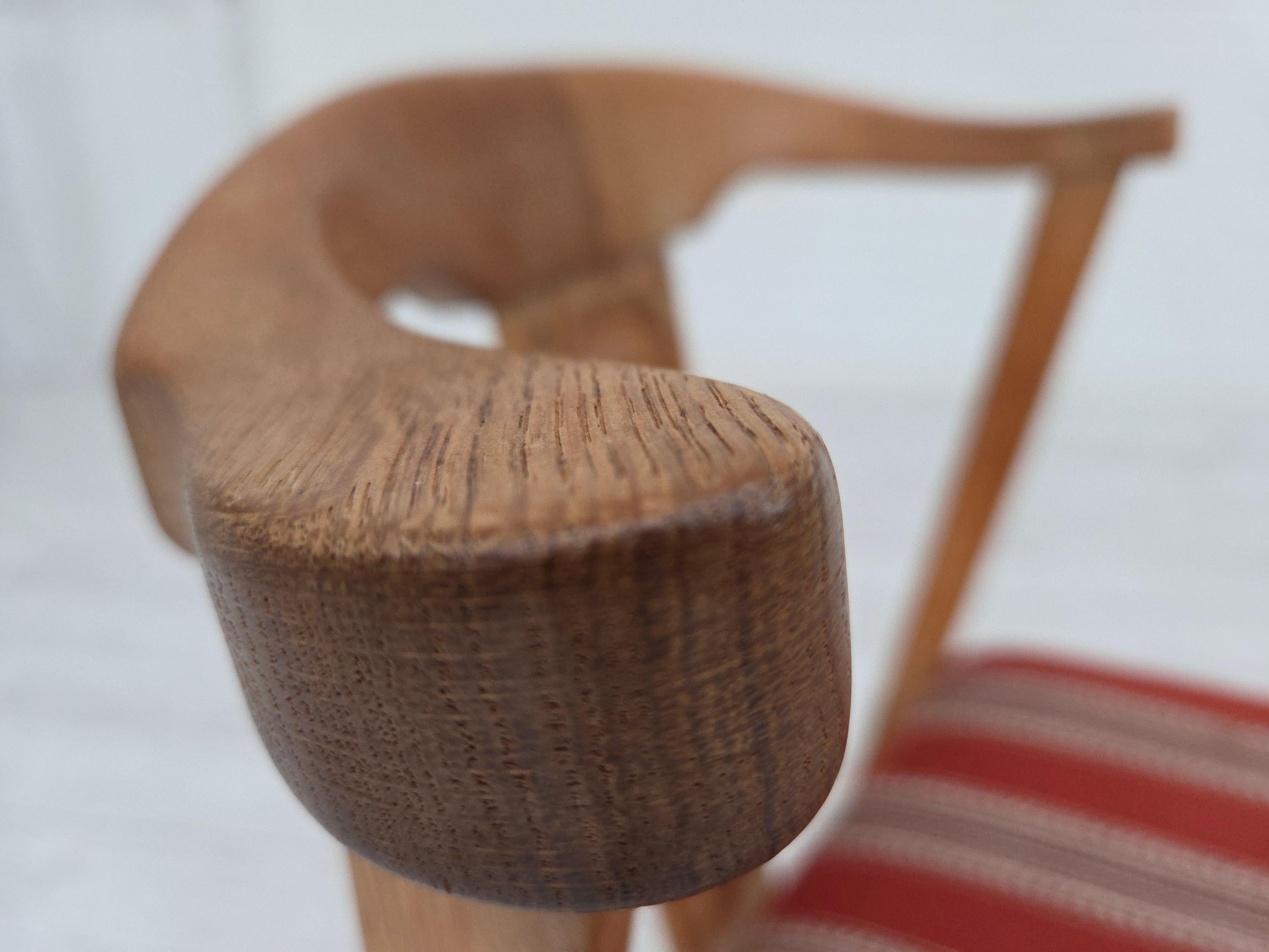 1960s, pair of Danish dining chairs, solid oak wood, furniture wool. For Sale 3