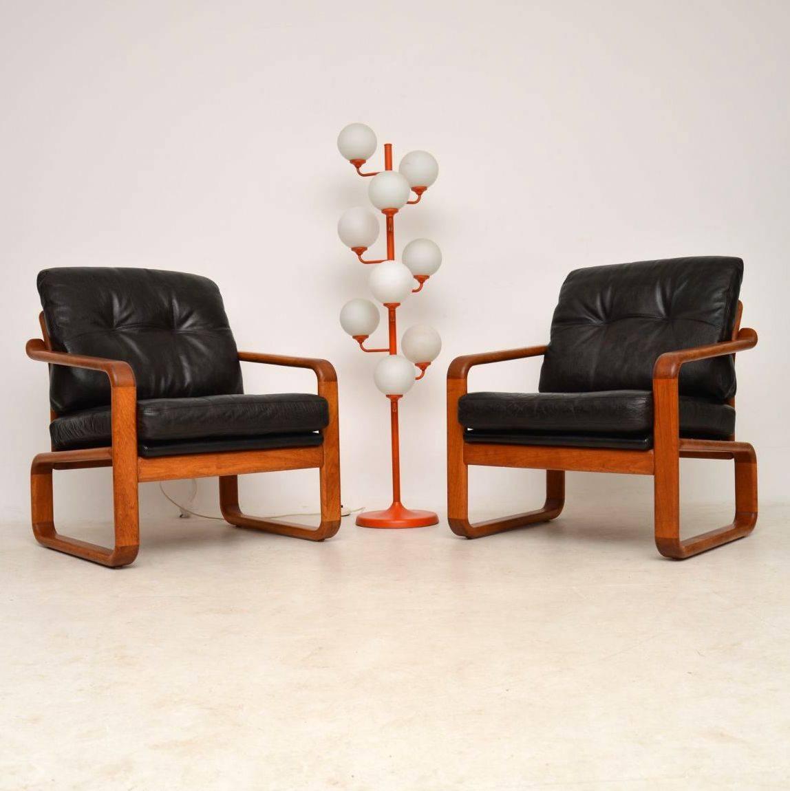 1960s Pair of Danish Leather and Teak Armchairs 5