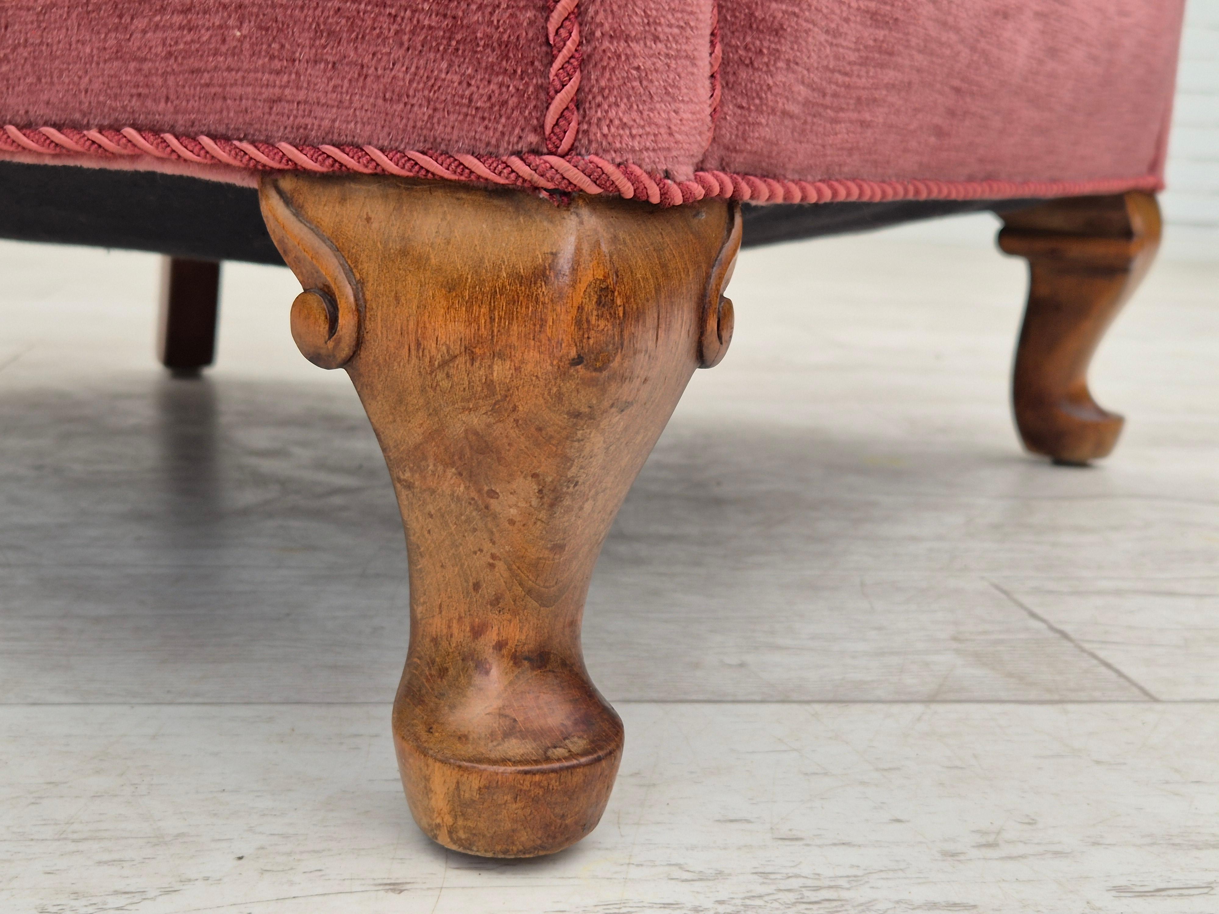 1960er Jahre, zwei dänische Loungesessel, Originalzustand, Möbelvelours. im Angebot 3