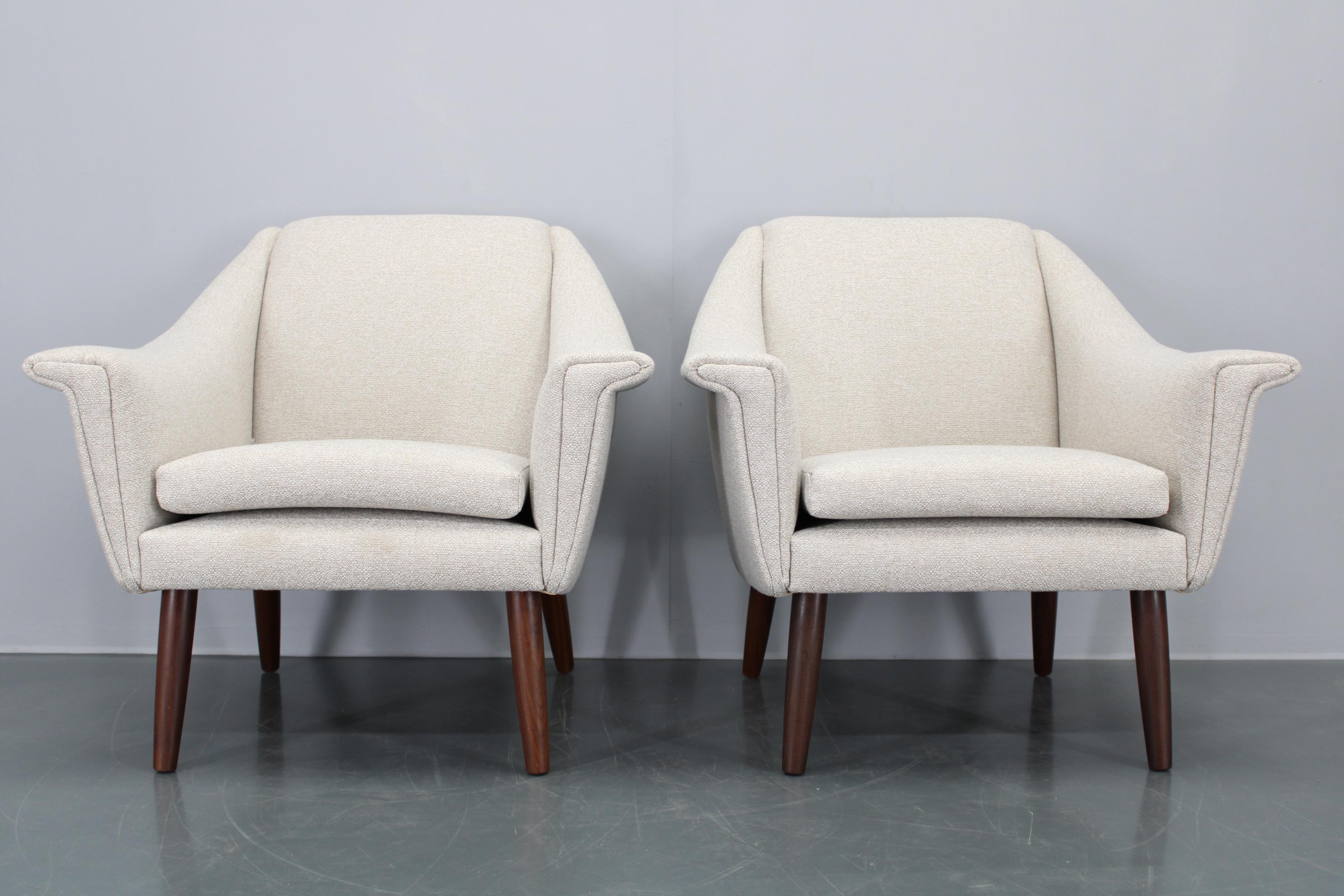 1960s Pair of Danish Restored Armchairs For Sale 6