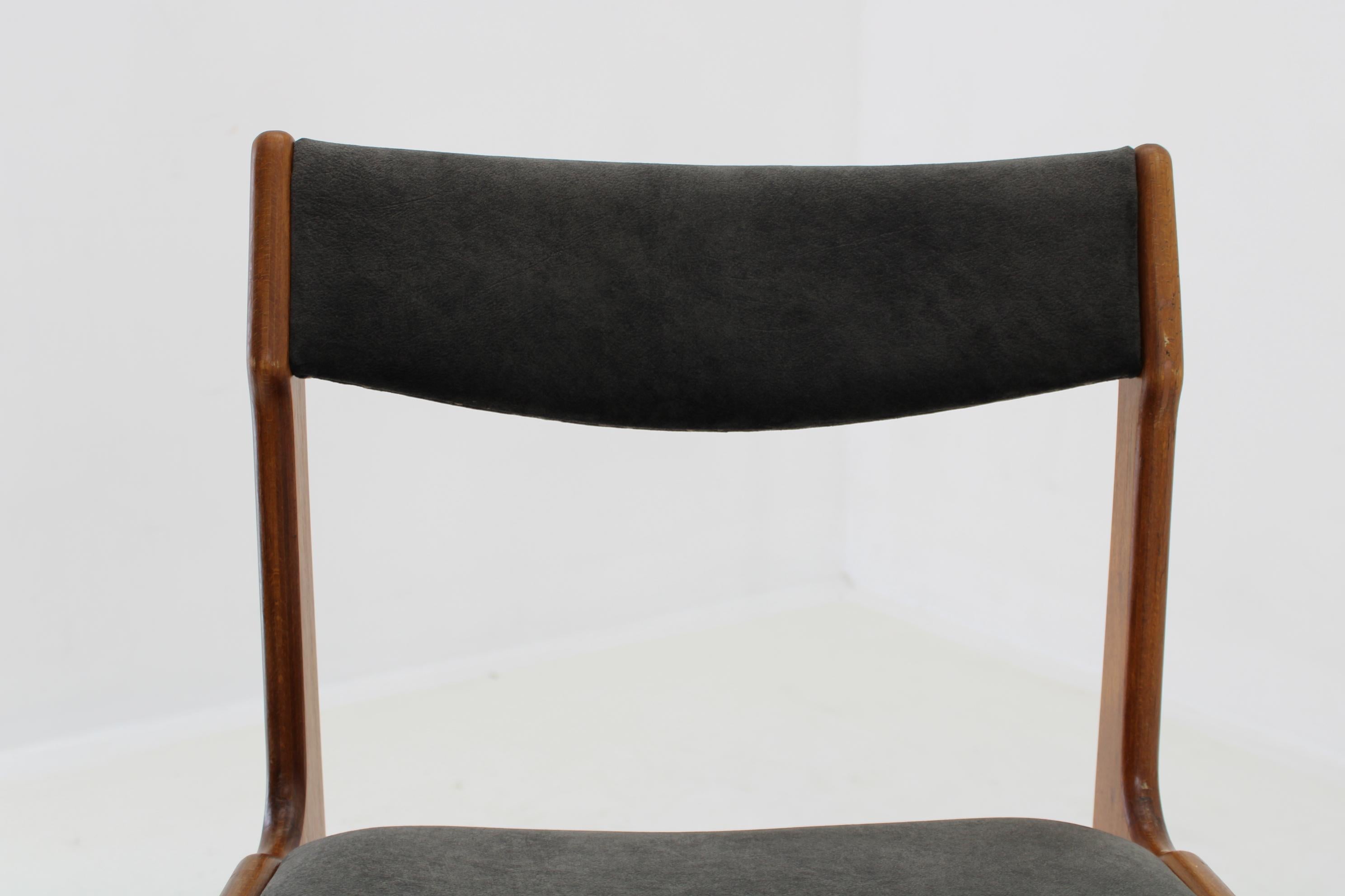 1960er Jahre Paar dänische Teak-Esszimmerstühle, restauriert im Angebot 3