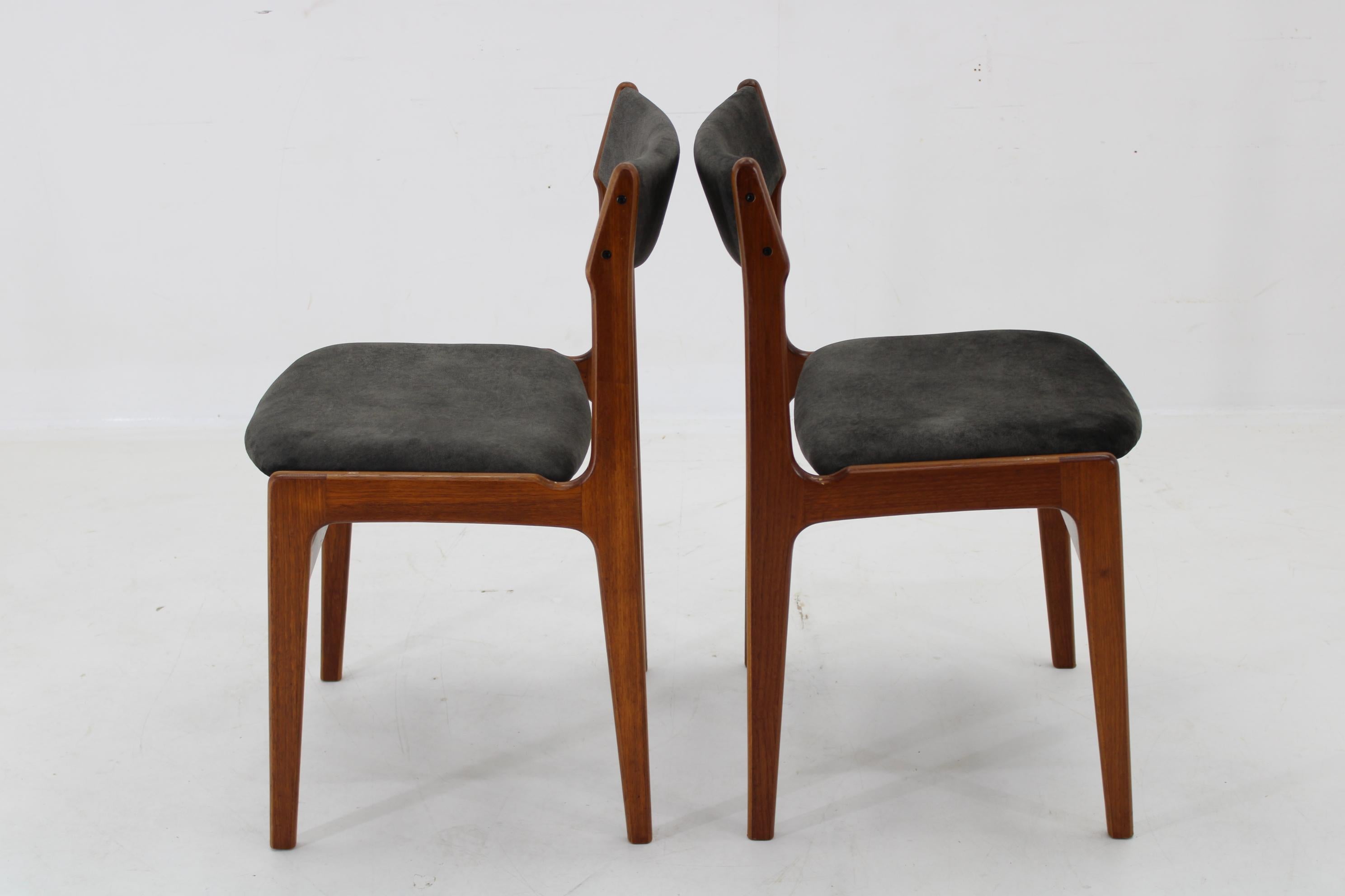 1960er Jahre Paar dänische Teak-Esszimmerstühle, restauriert (Moderne der Mitte des Jahrhunderts) im Angebot