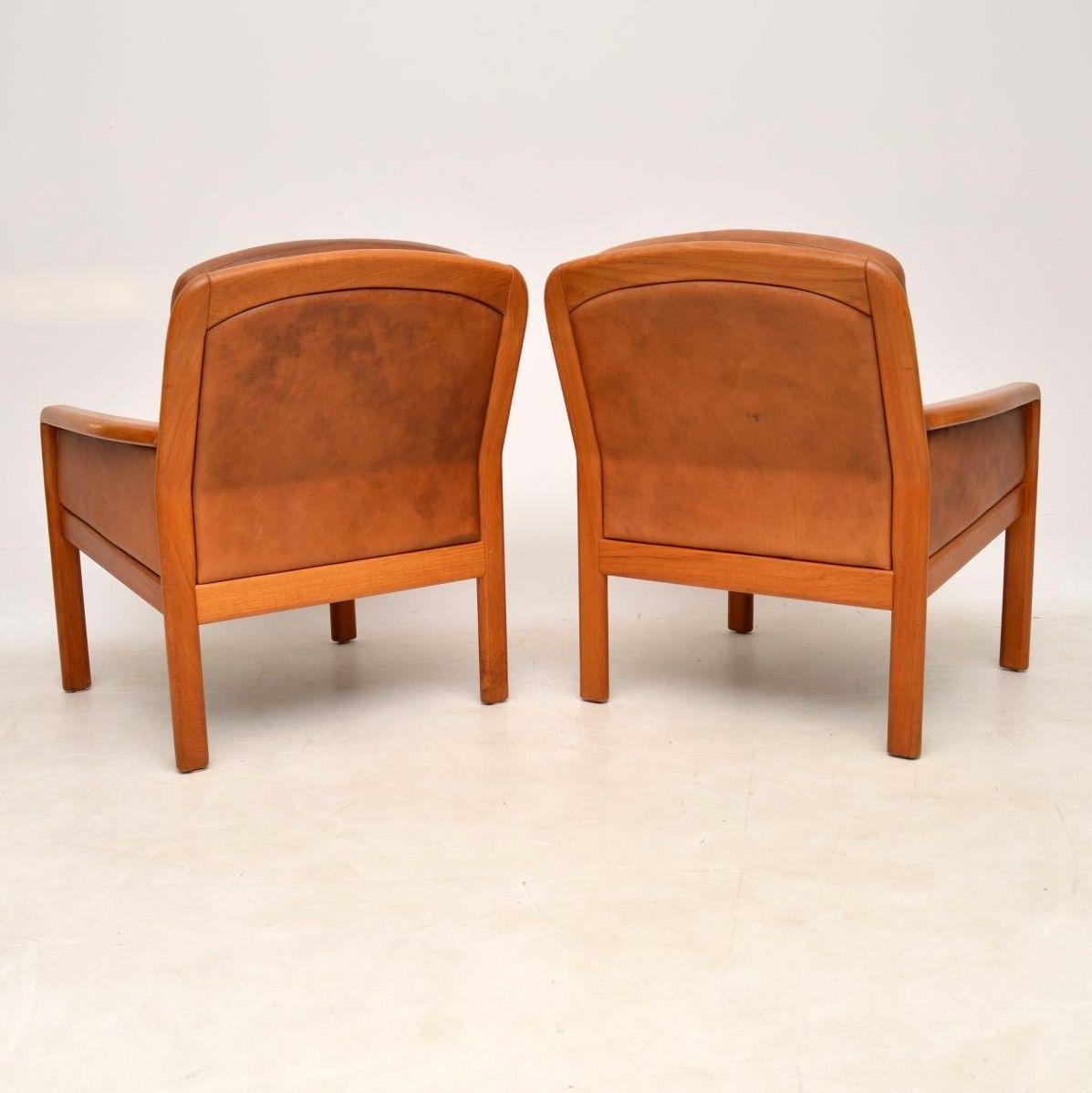 1960s Pair of Danish Teak and Leather Armchairs In Good Condition In London, GB